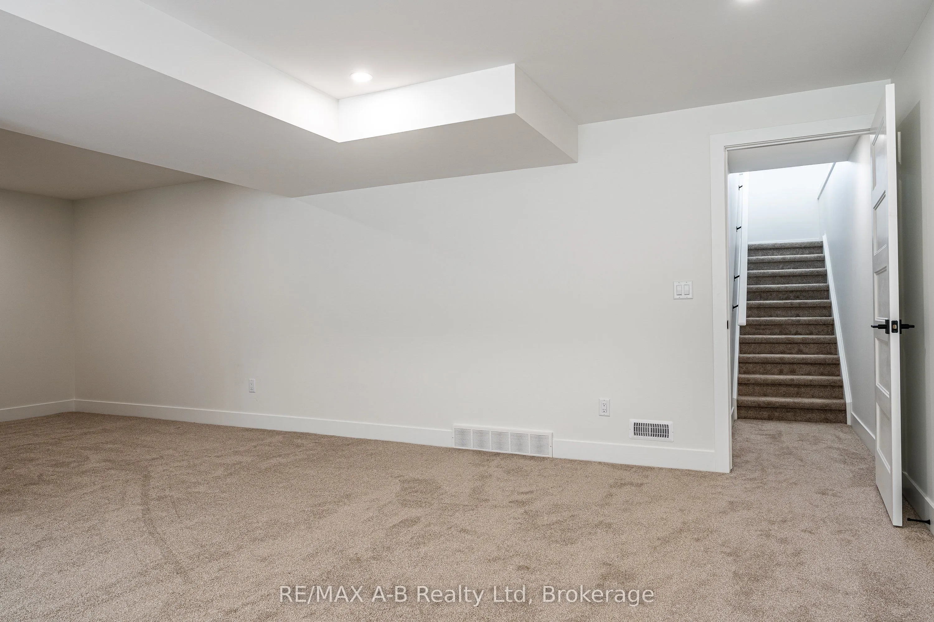 144 Hooper Street