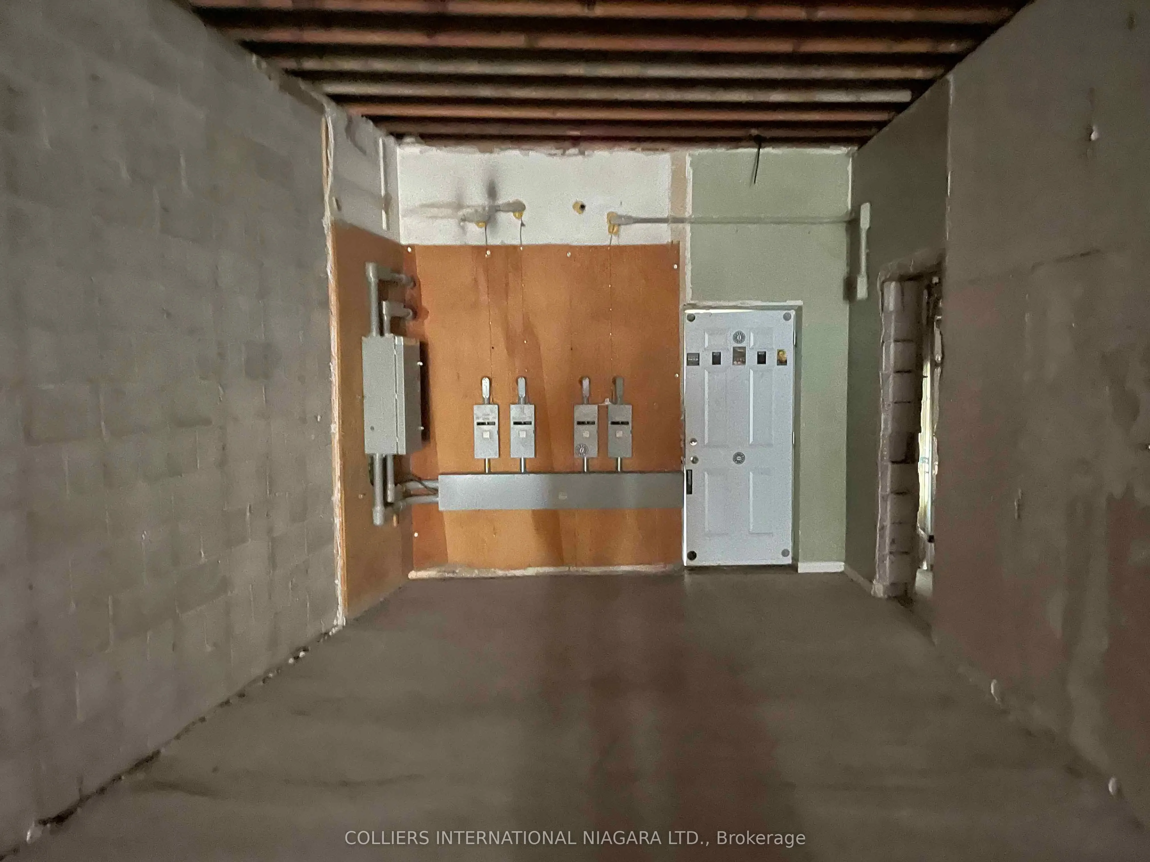 5916 Main Street