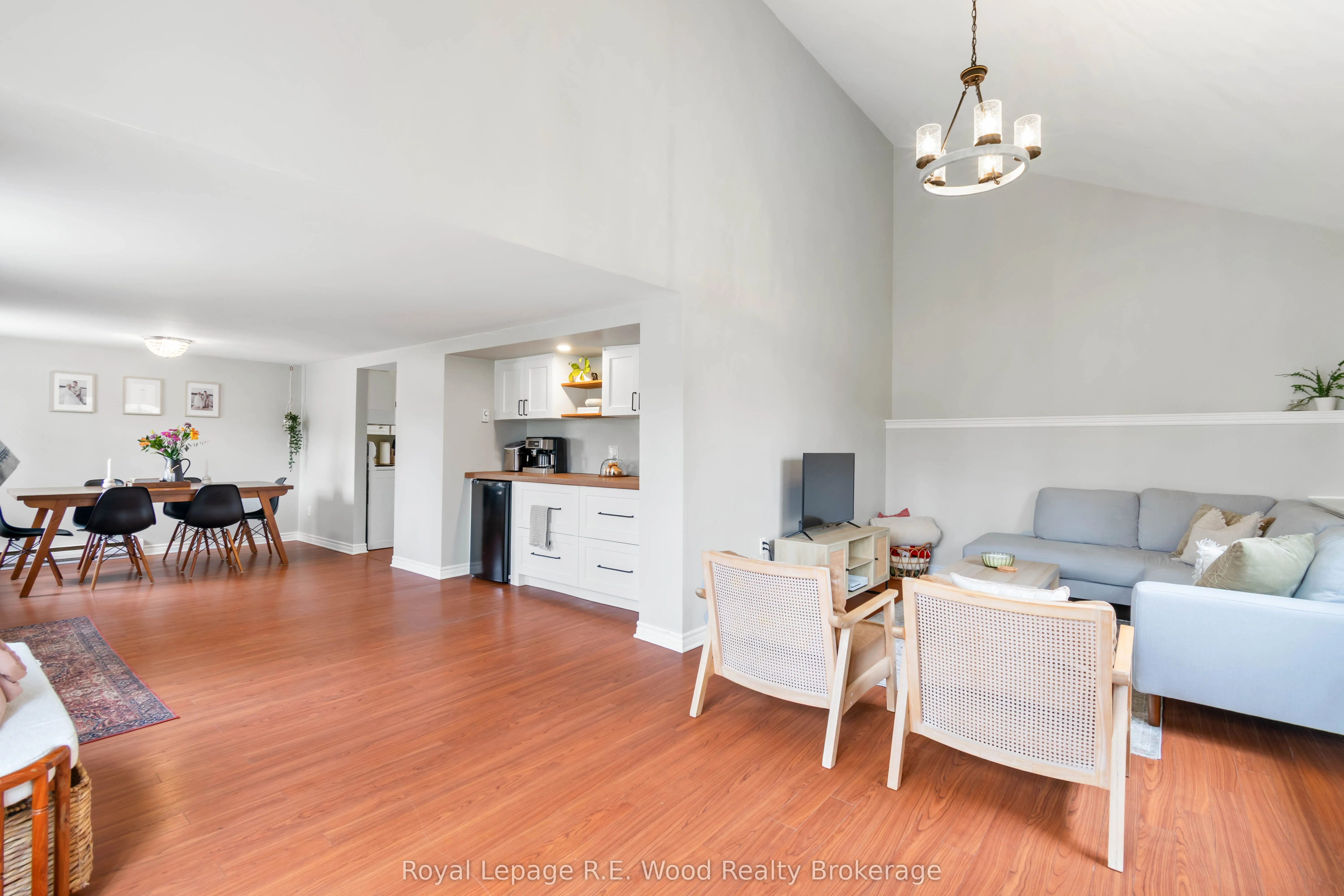 133 North Street E