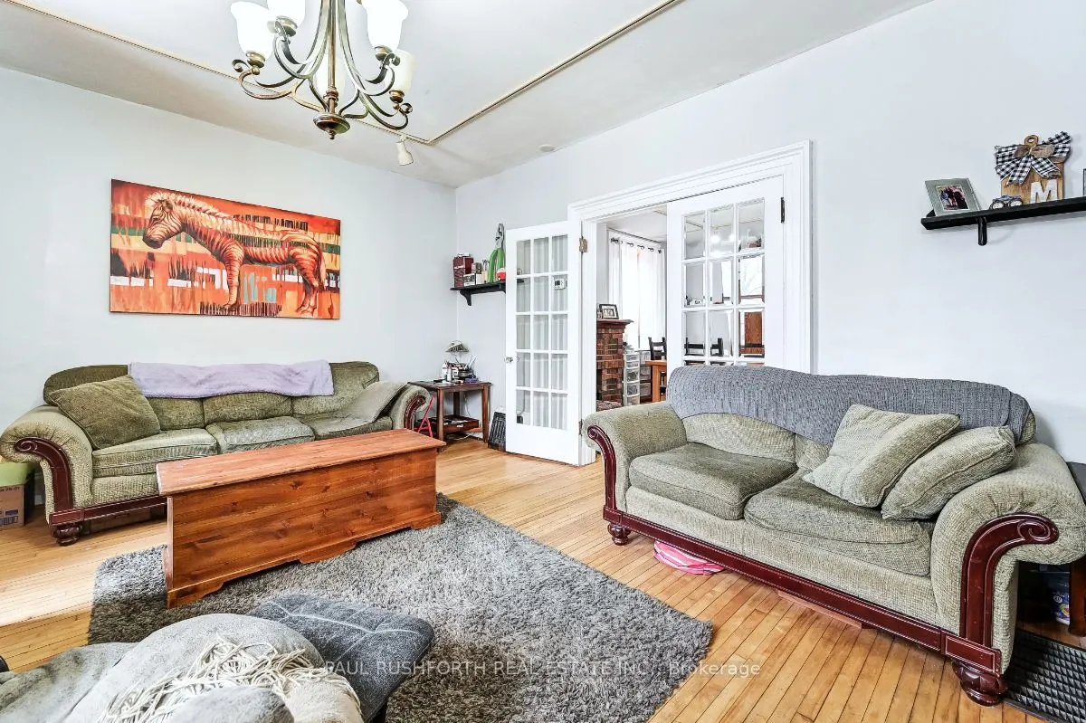 28 Wilson Street W