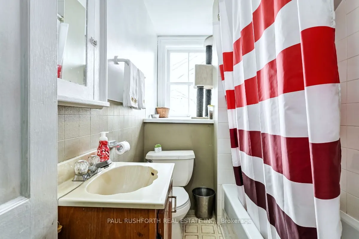 28 Wilson Street W