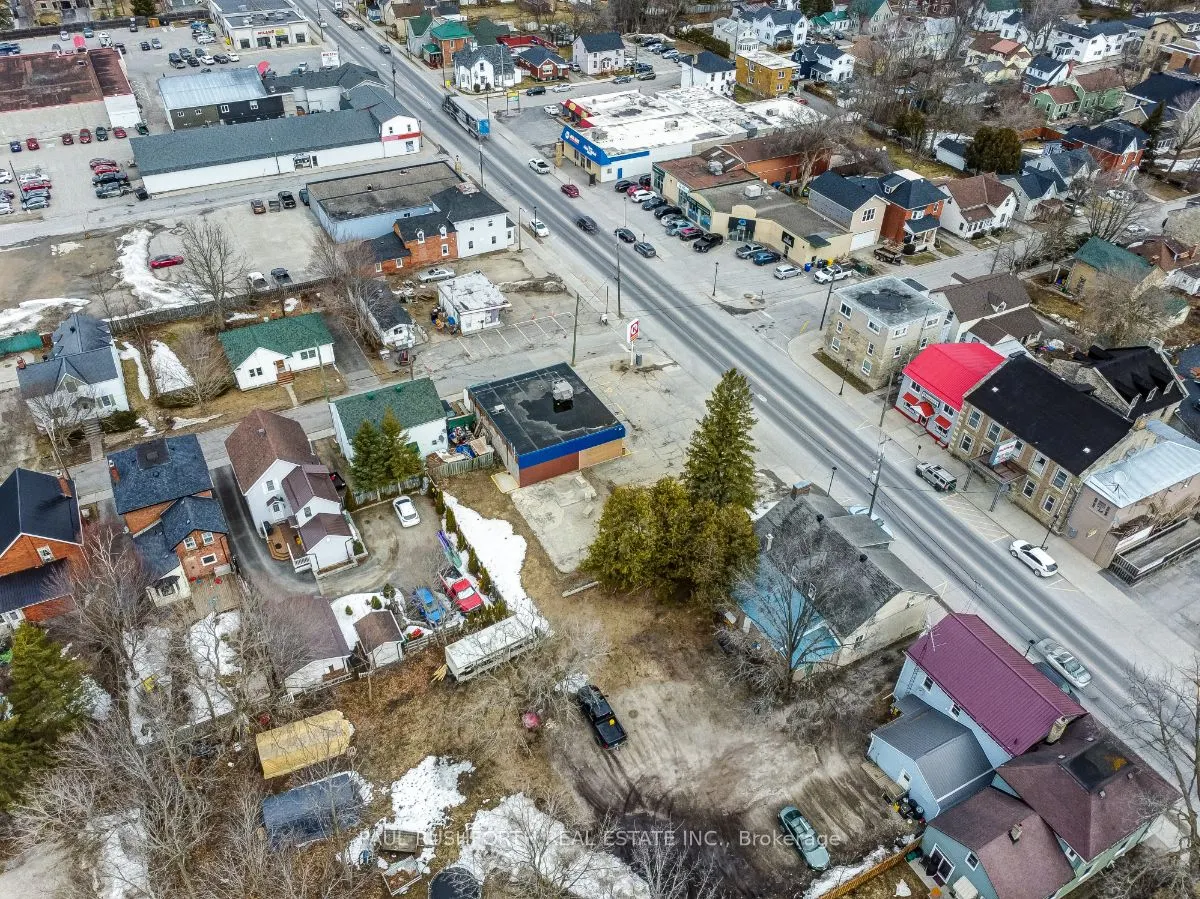 28 Wilson Street W