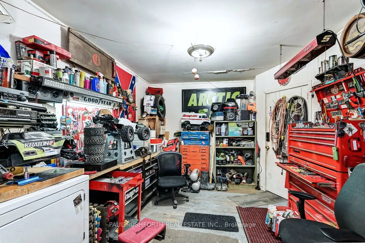 28 Wilson Street W