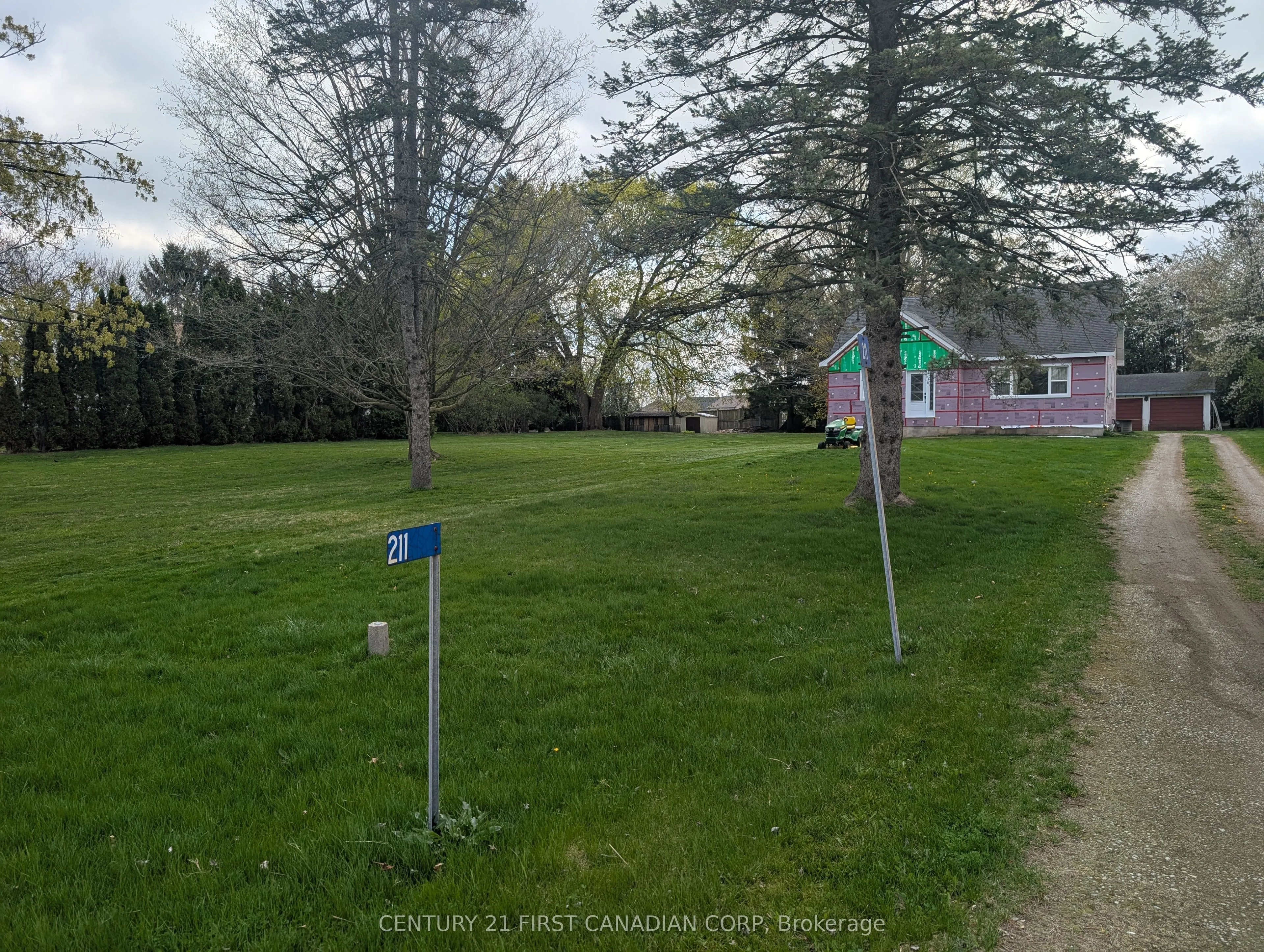 211 King Edward Street