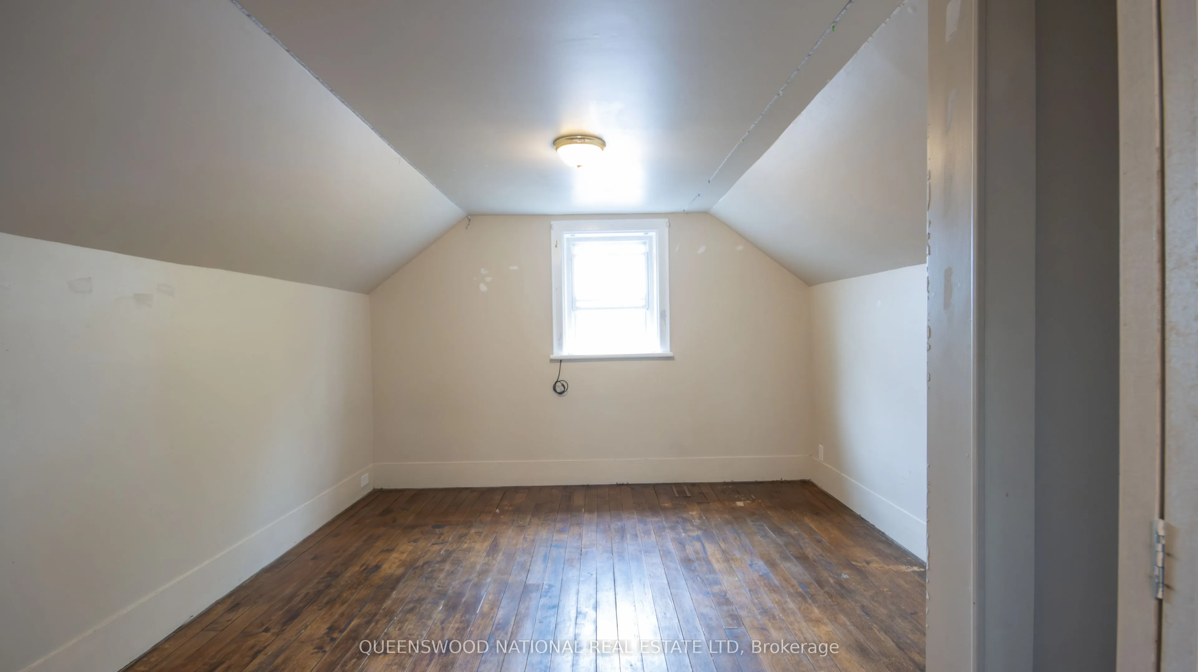 17 Bay Street N