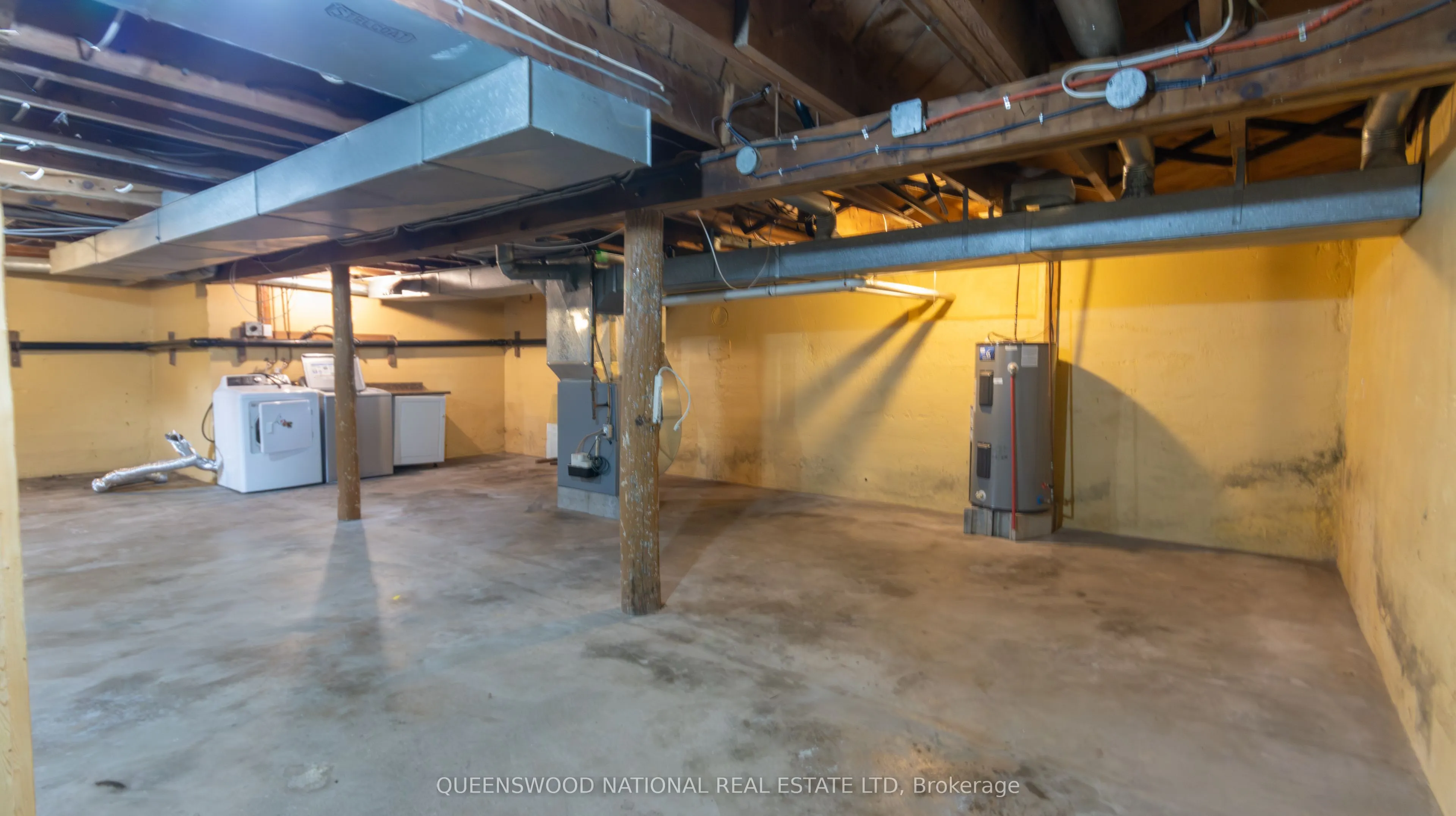 17 Bay Street N
