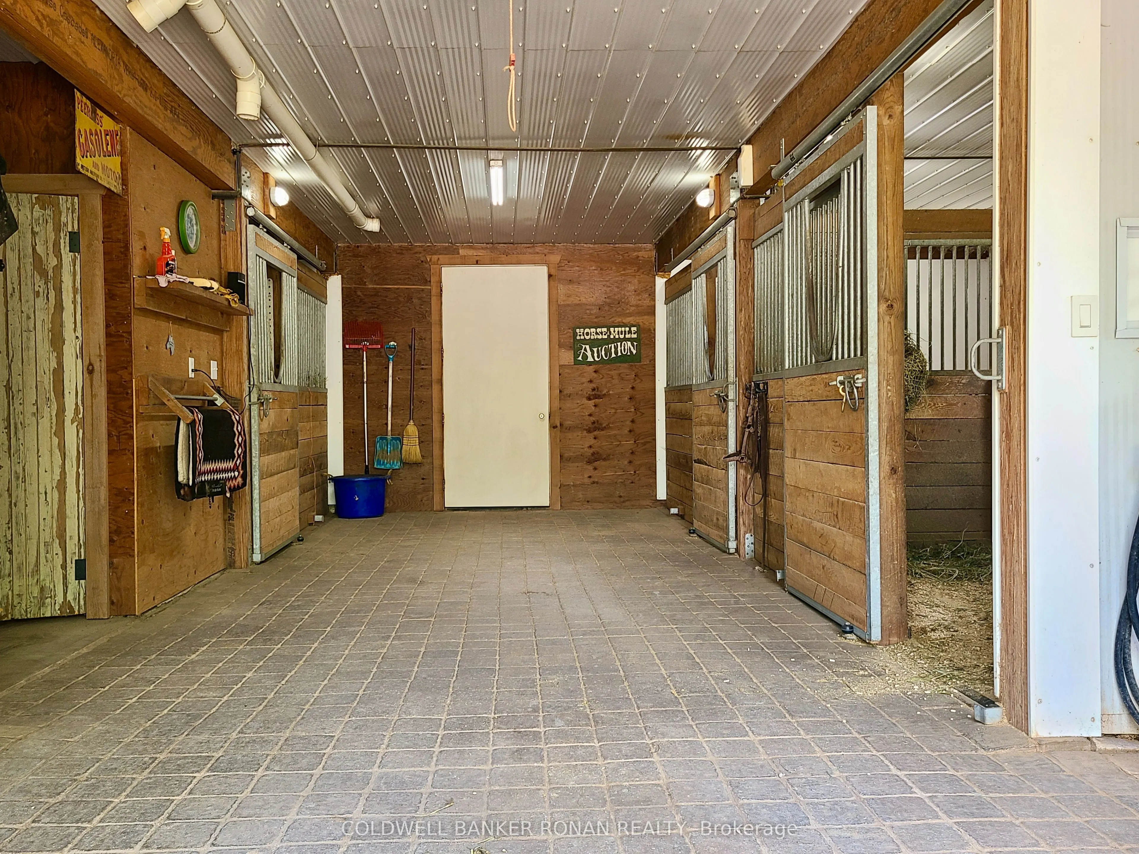 836138 4th Line E