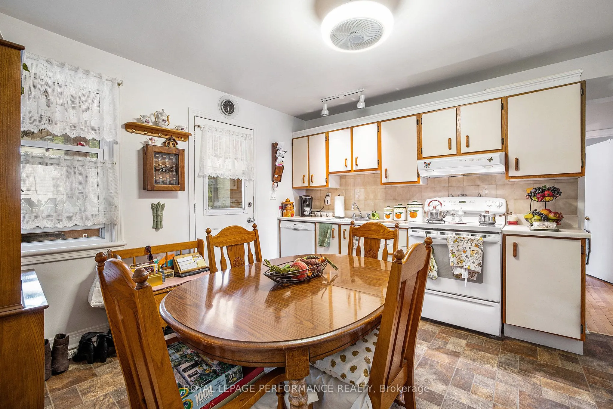327-329 Shakespeare Street