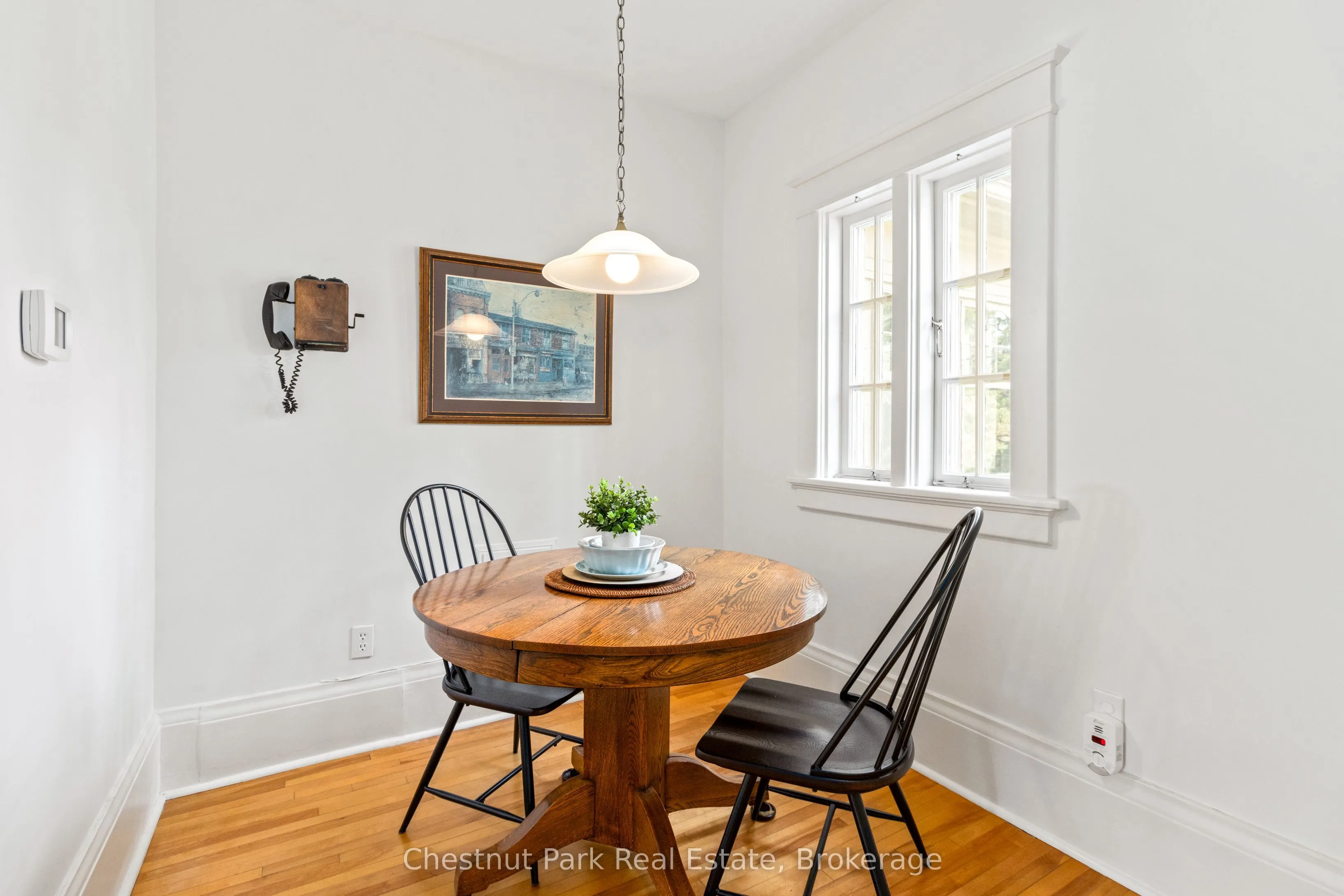 190 4th Street W