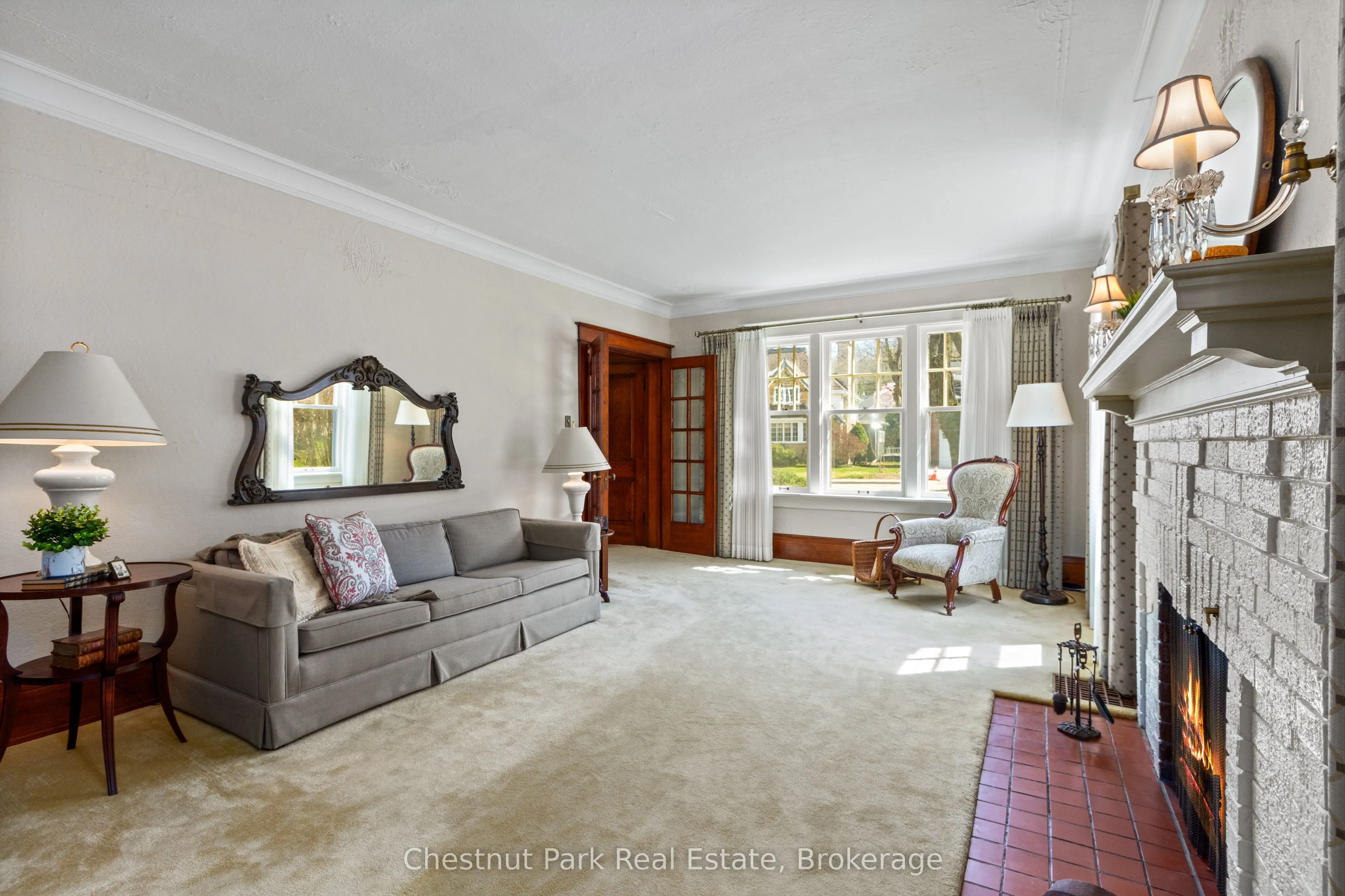 190 4th Street W