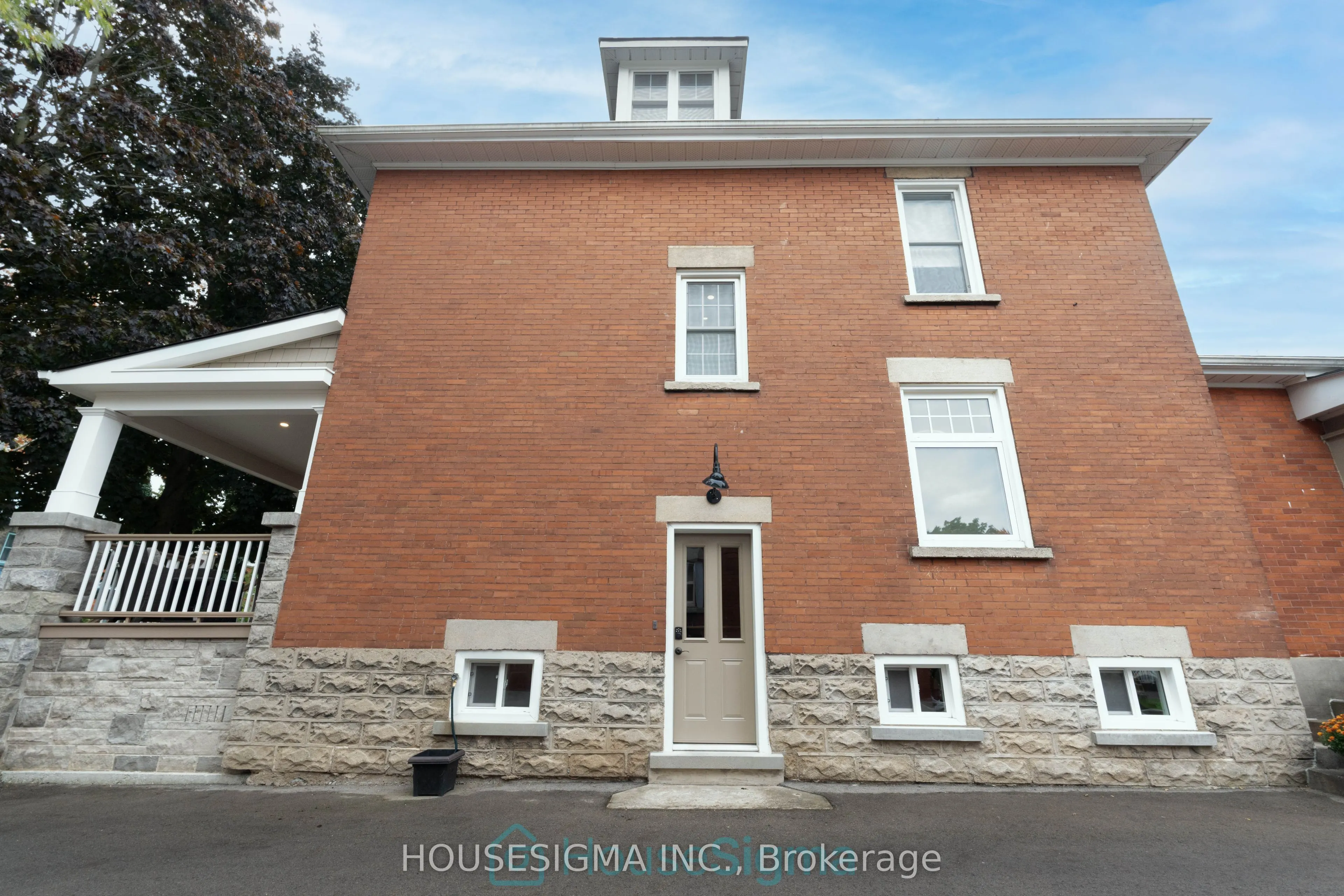 212 Front Street