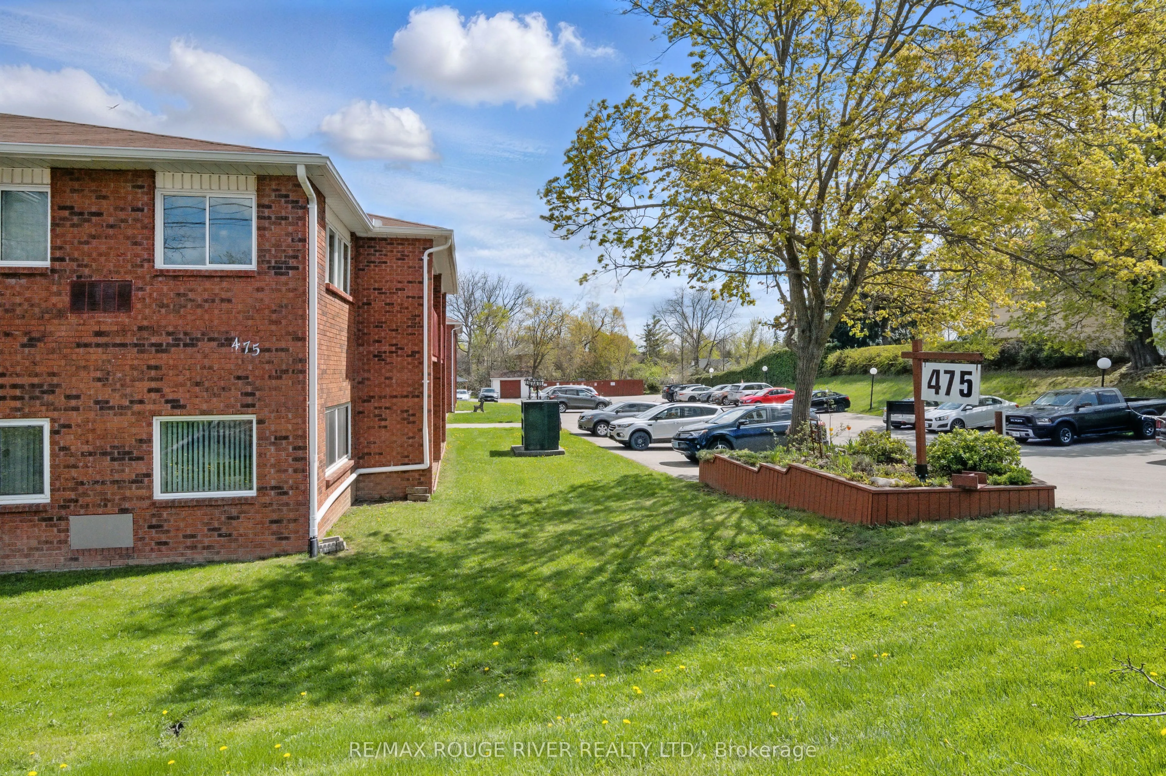 475 Parkhill Road W, #222