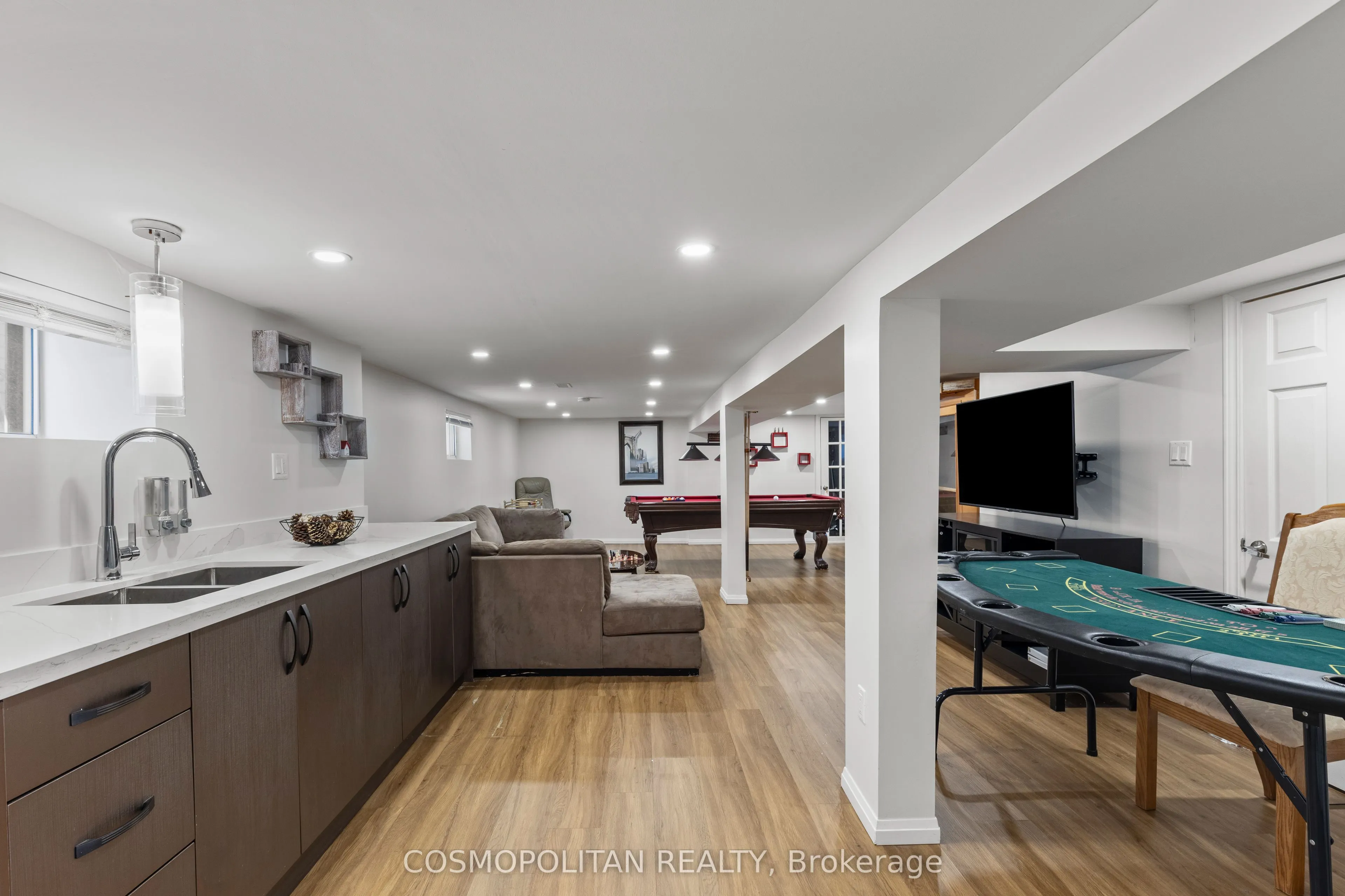 6 Manchester Avenue