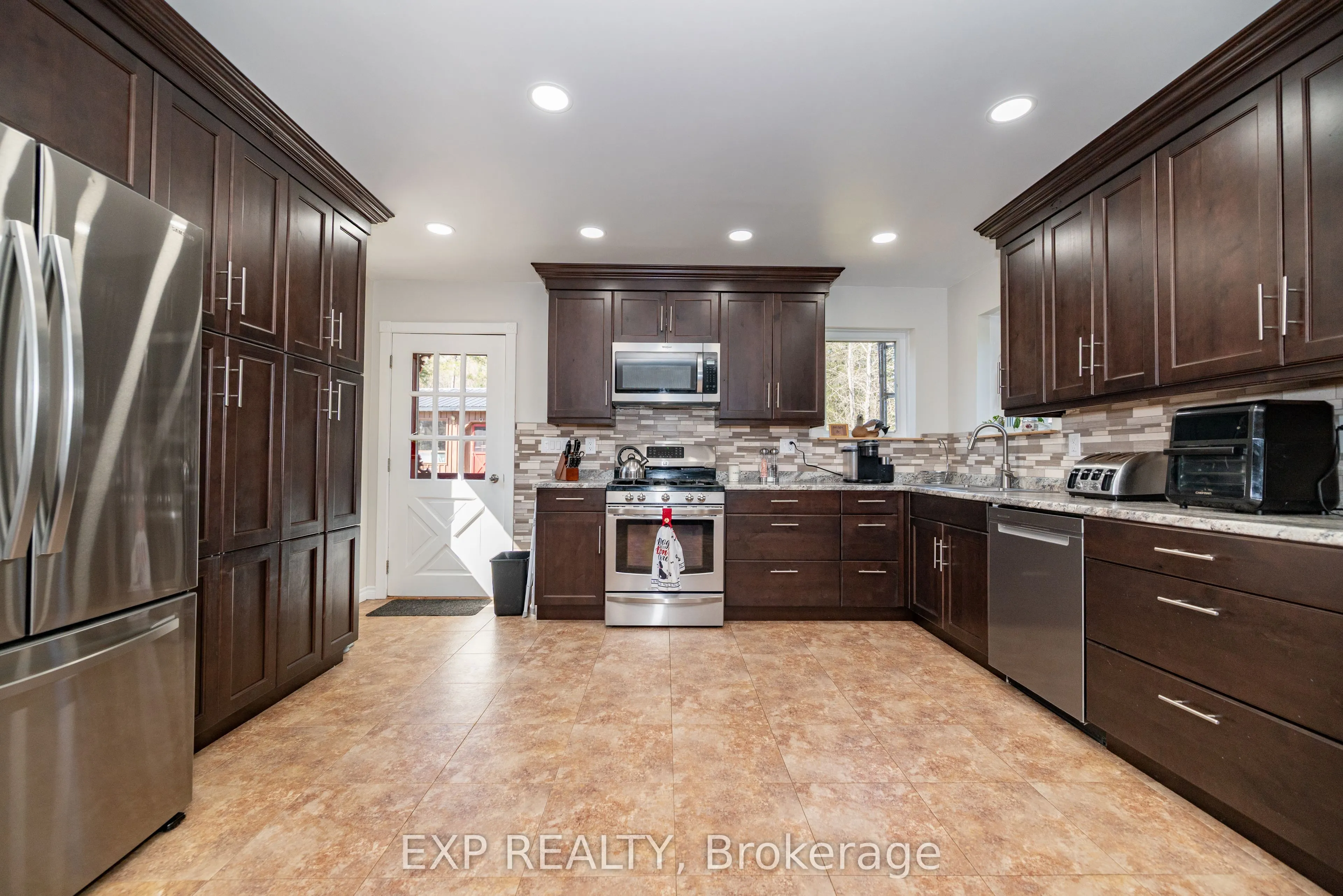 5490 Loop Road