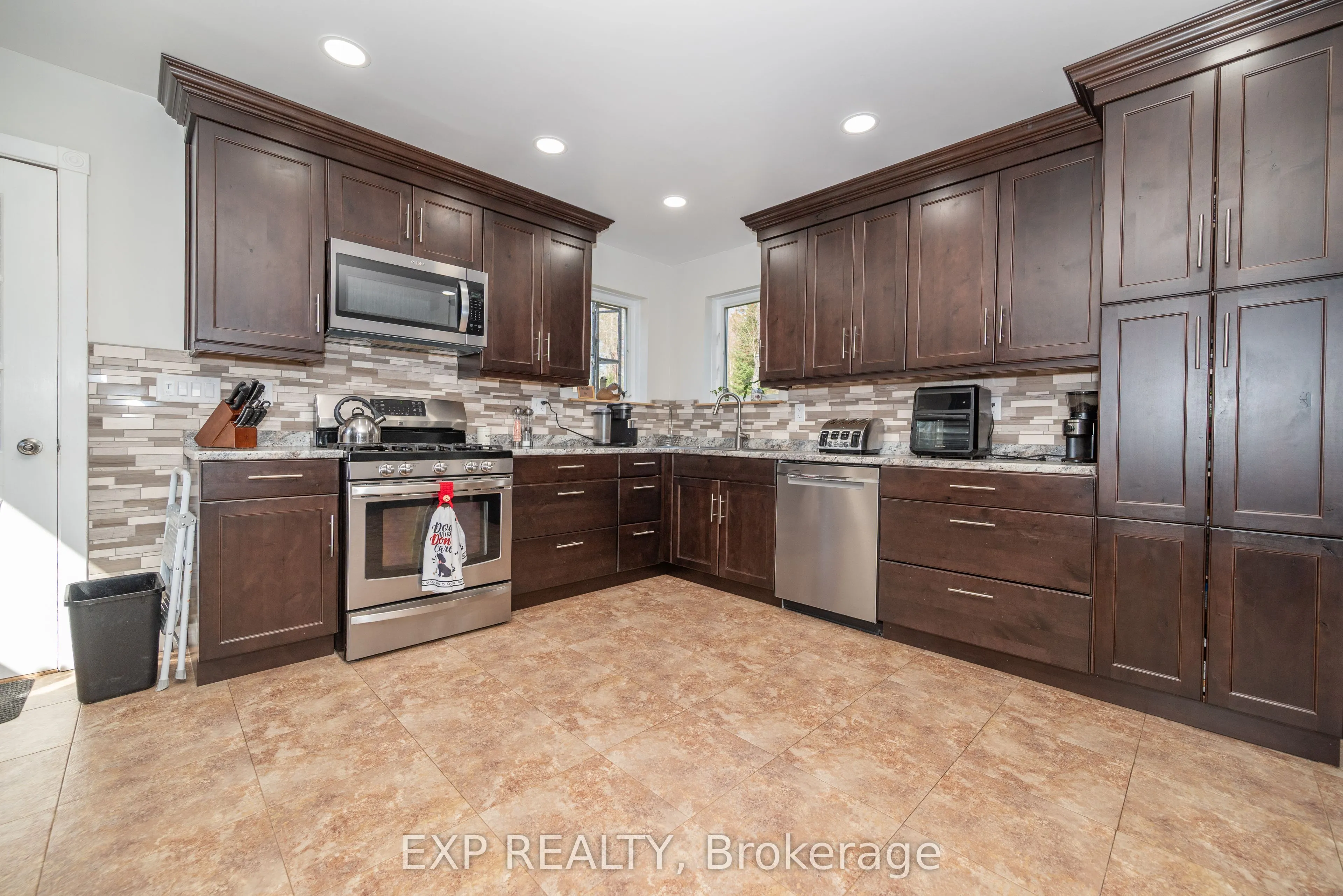 5490 Loop Road