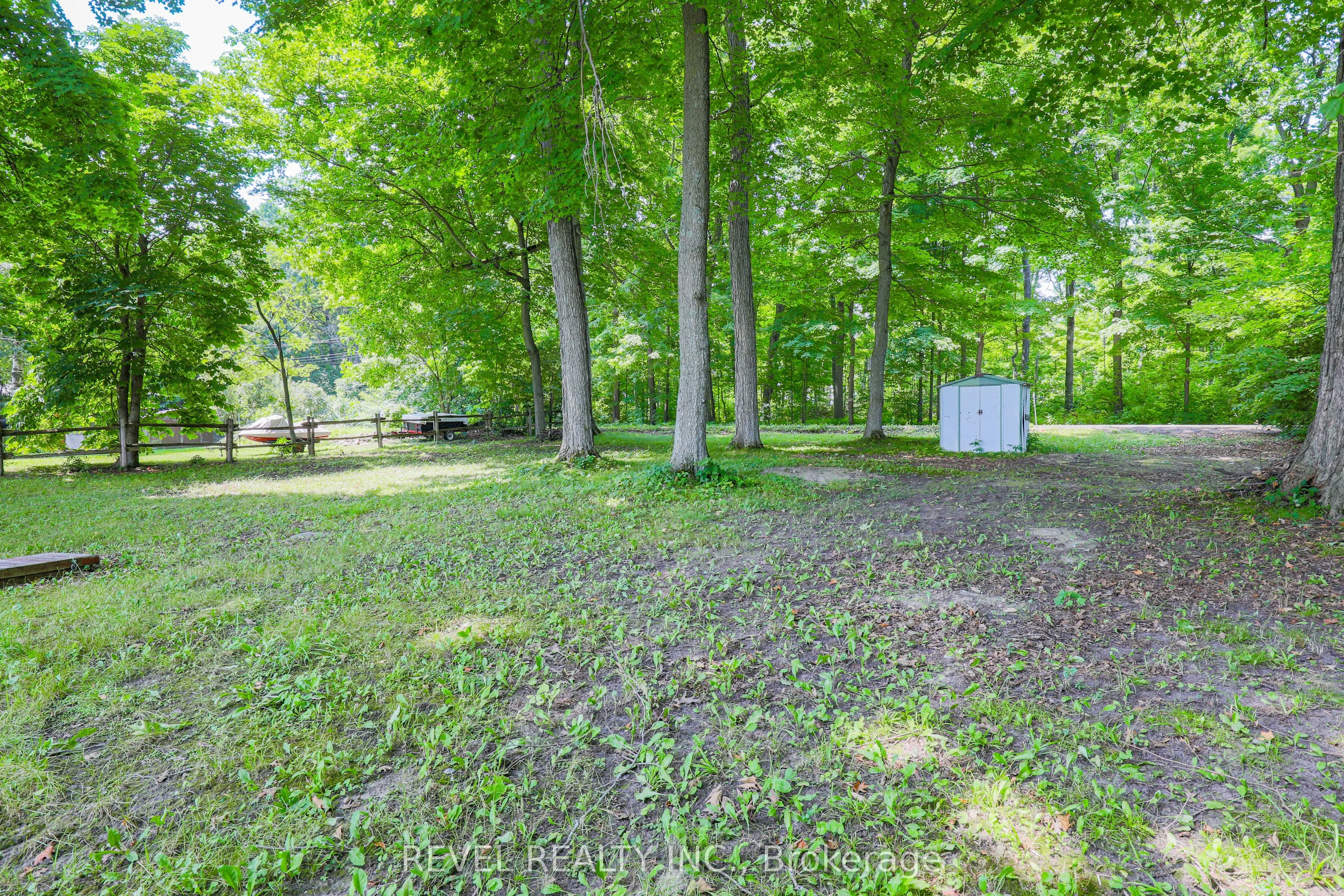 23 SUGARBUSH Trail