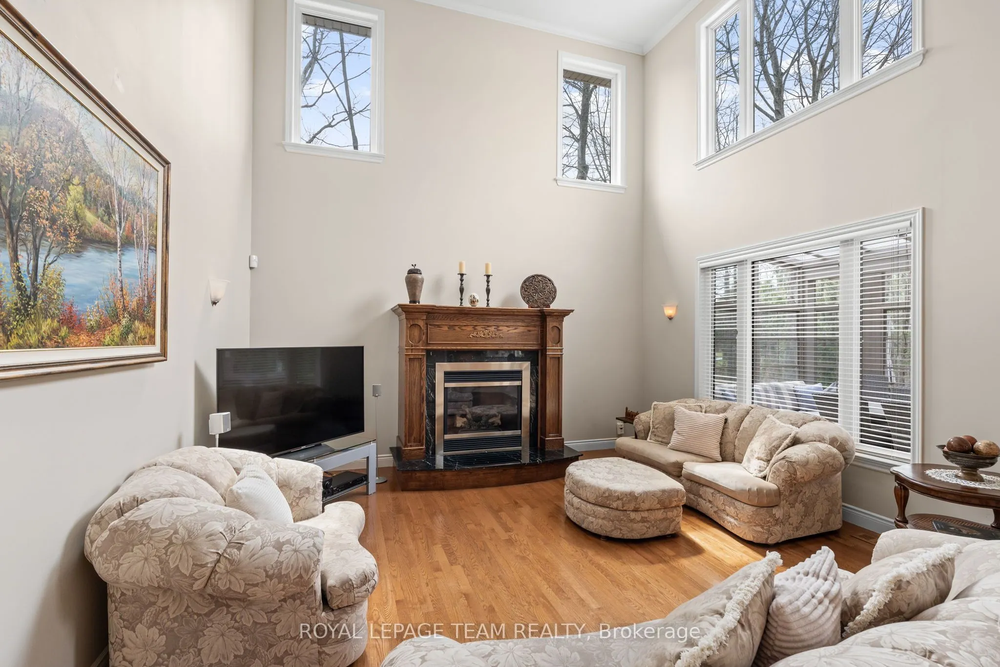 6005 Earlscourt Crescent