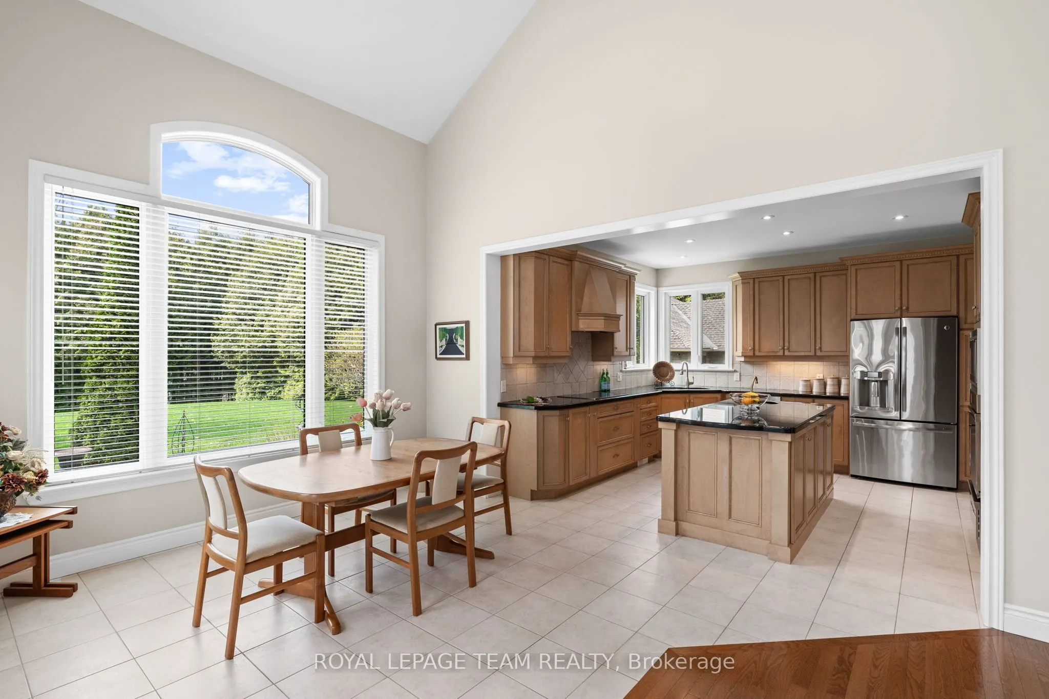6005 Earlscourt Crescent