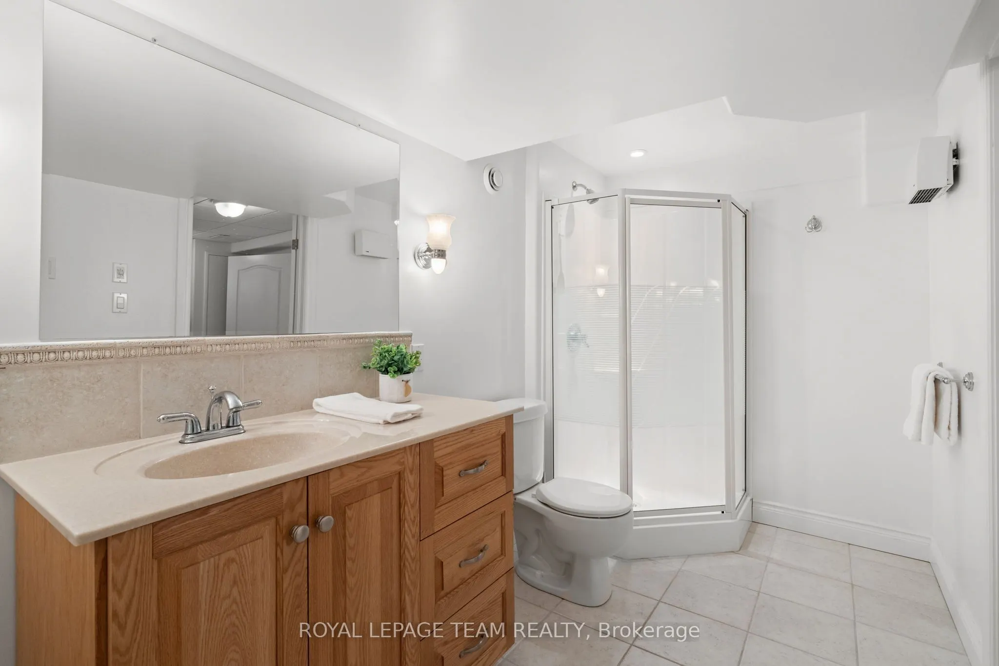 6005 Earlscourt Crescent