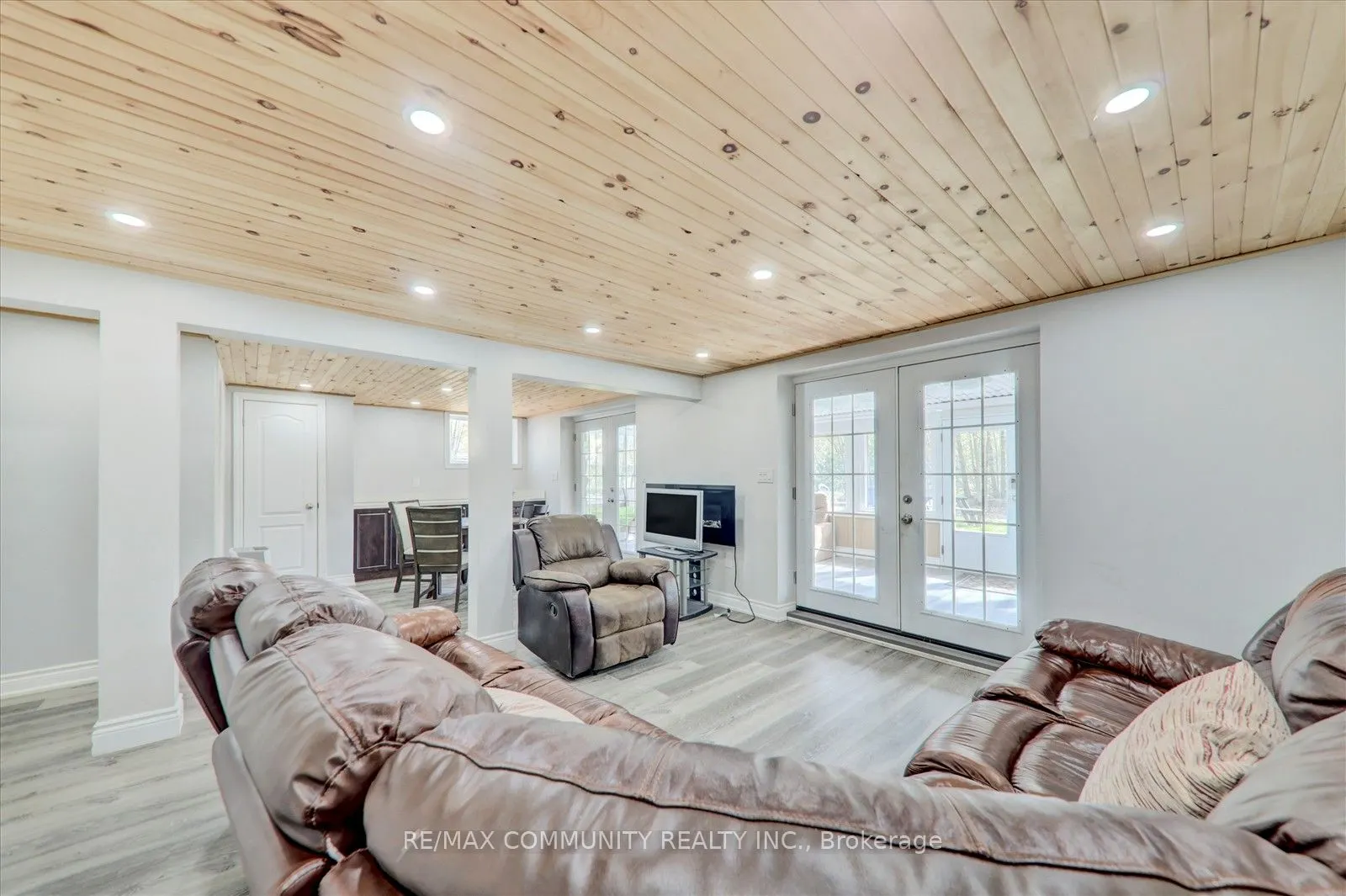 3 SUGARBUSH Road