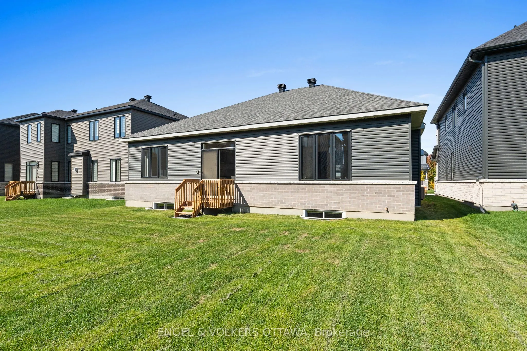 119 D'arleux Place