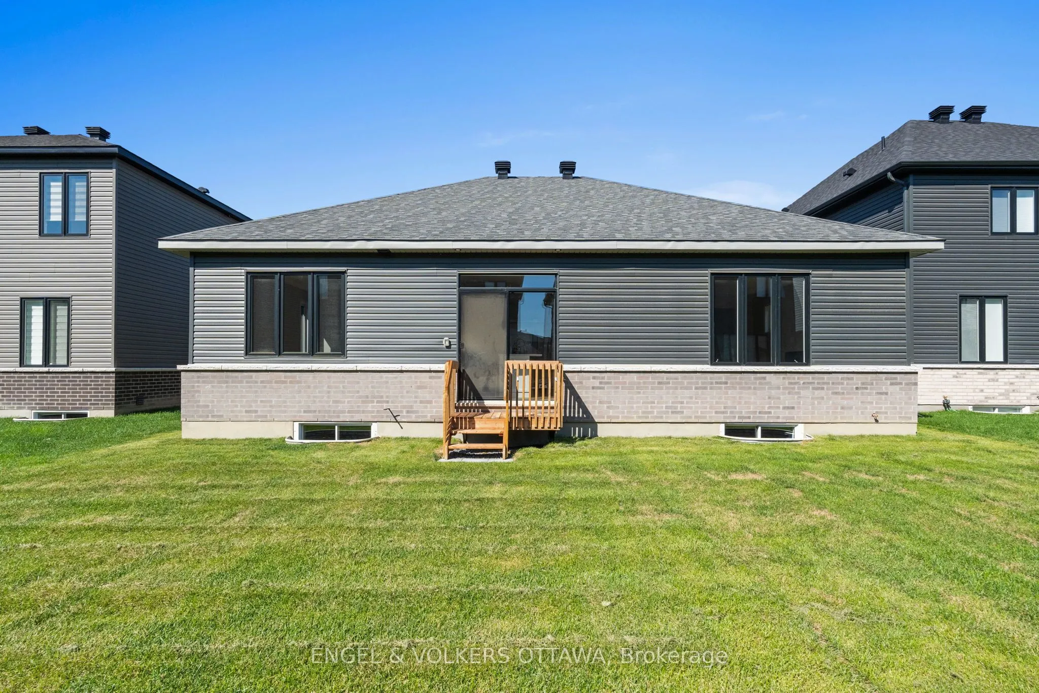 119 D'arleux Place