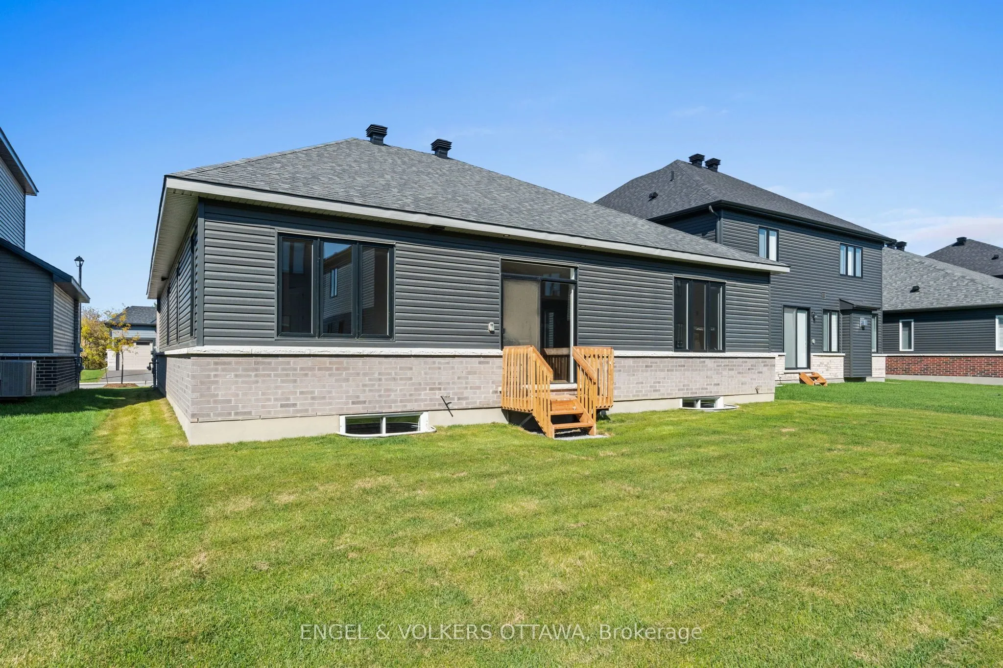 119 D'arleux Place
