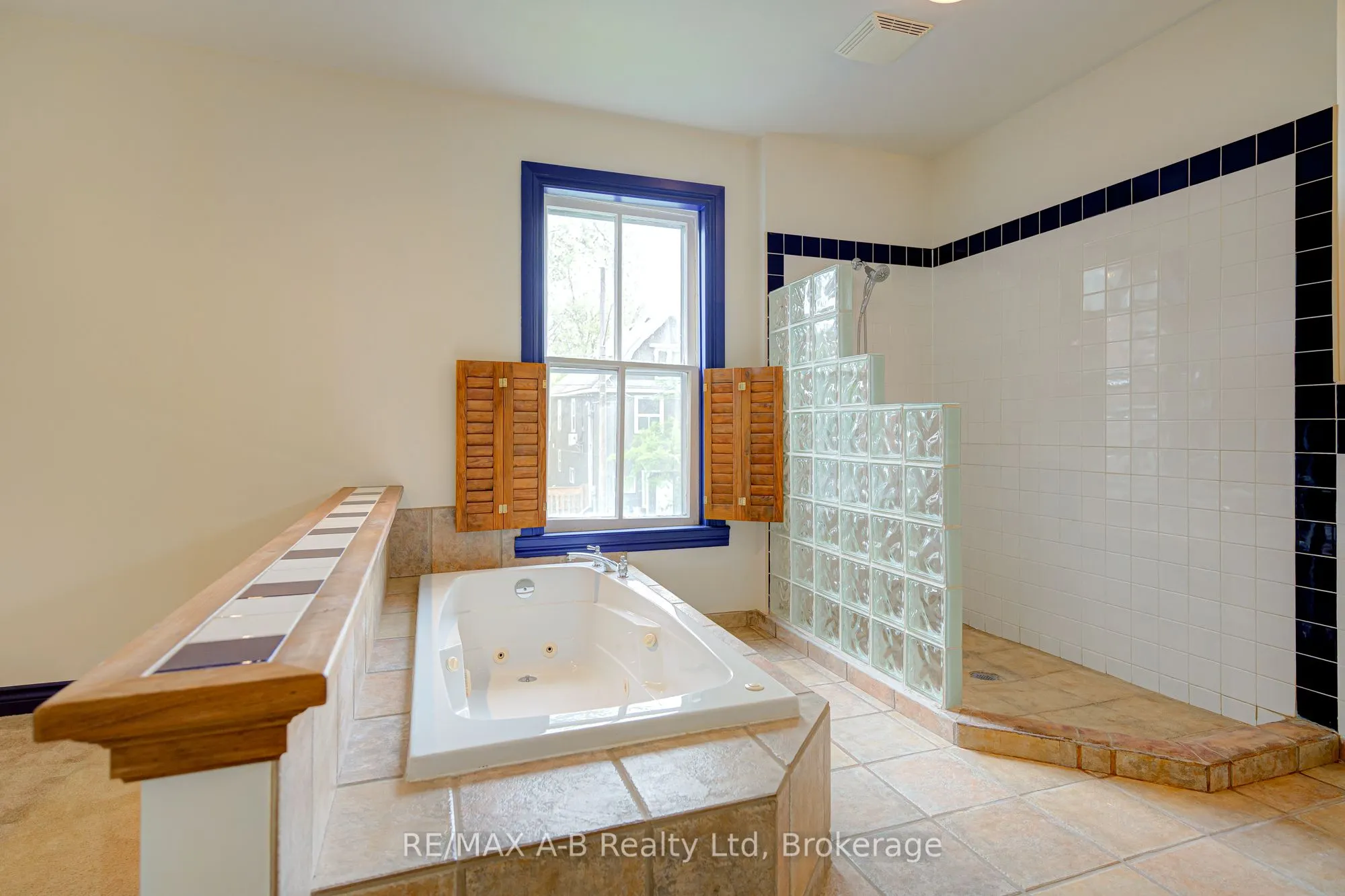 258 Douro Street