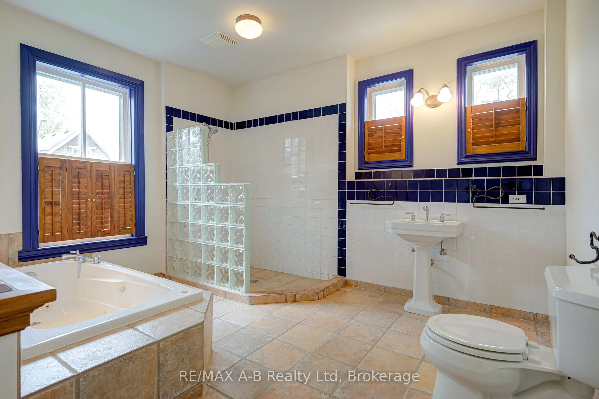 258 Douro Street