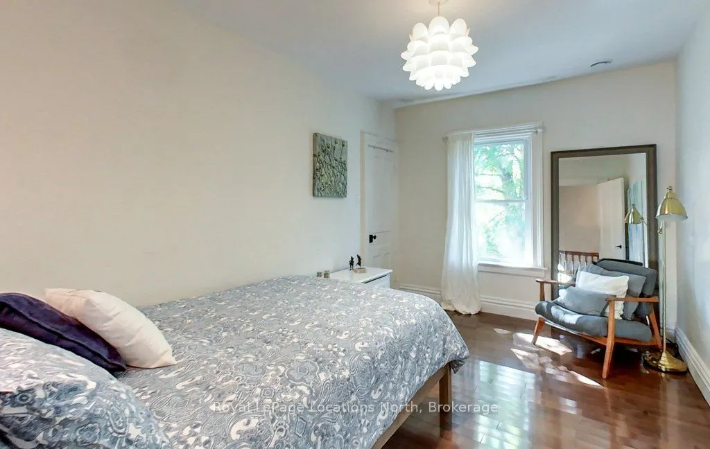 138 Bruce Street S