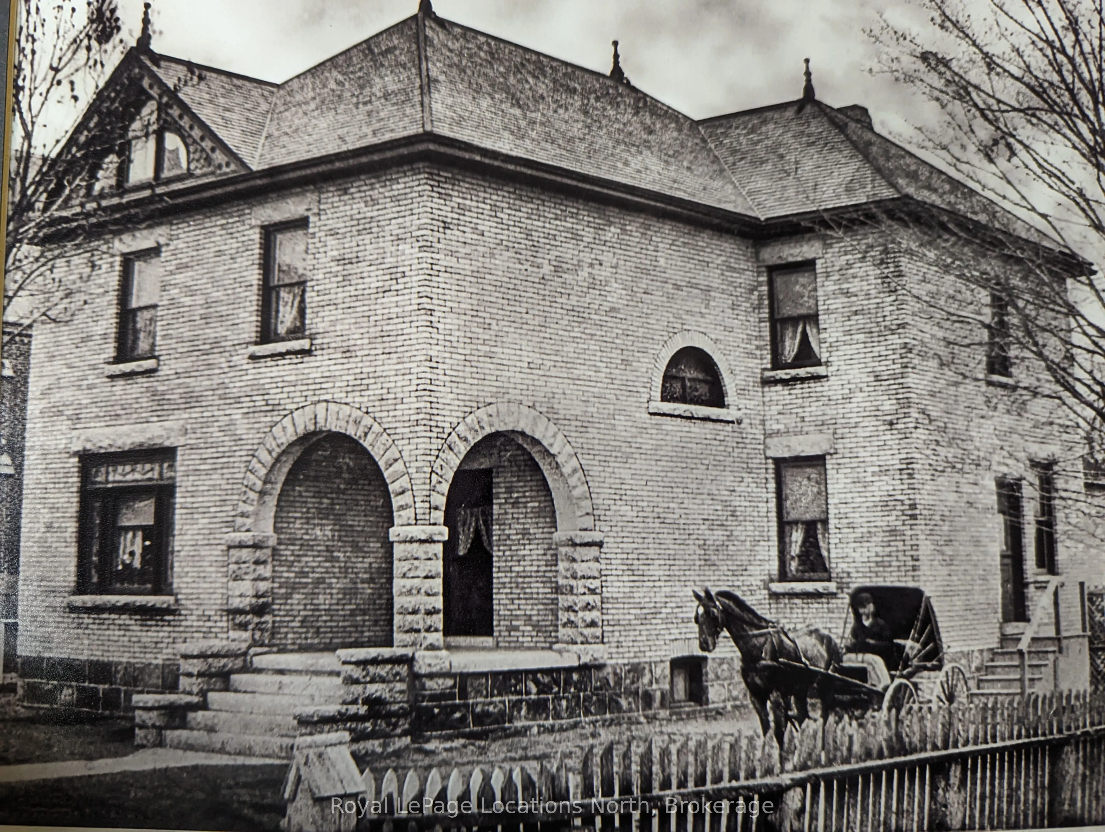 138 Bruce Street S