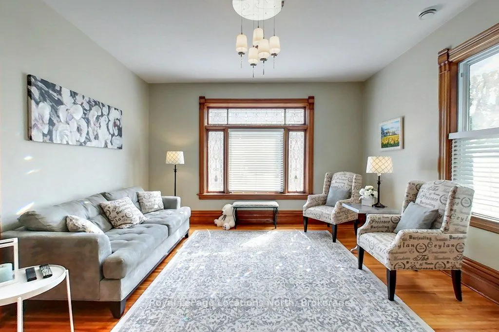 138 Bruce Street S