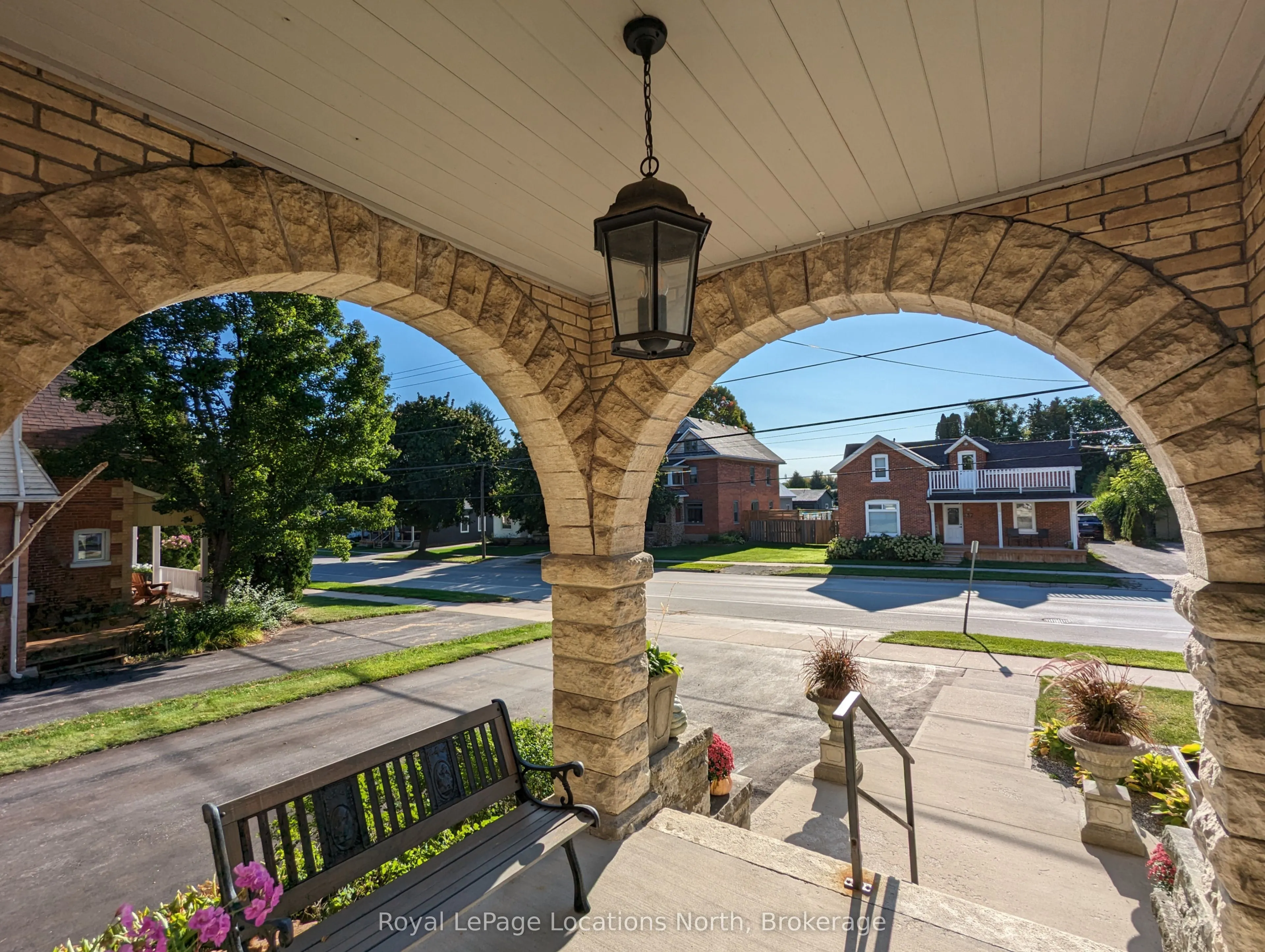 138 Bruce Street S