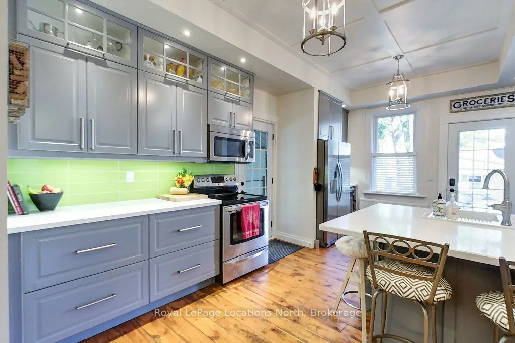 138 Bruce Street S