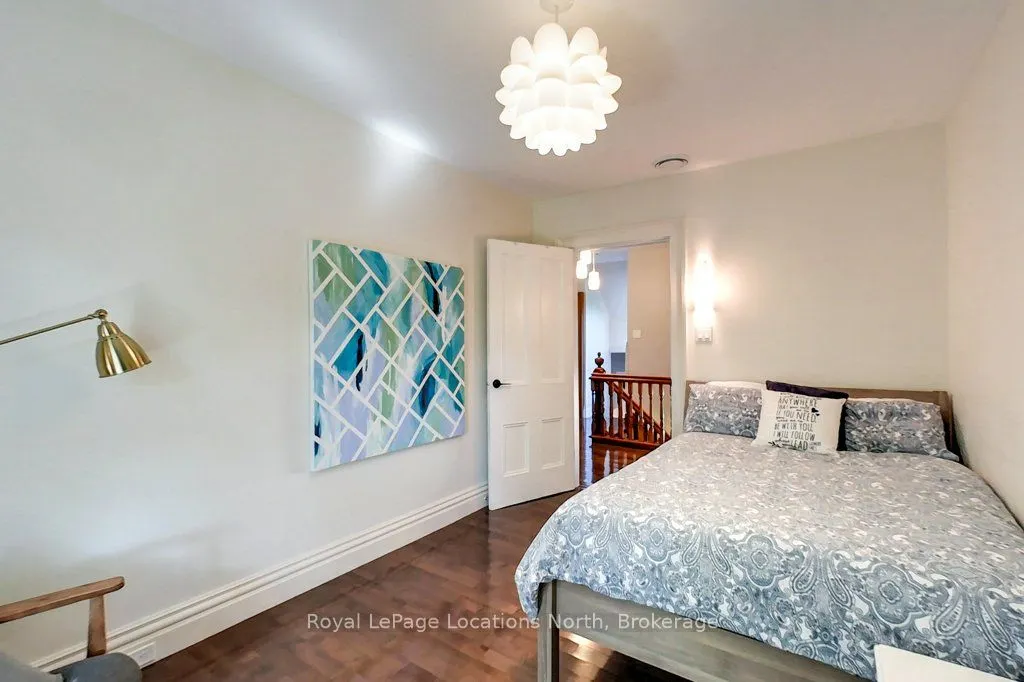 138 Bruce Street S