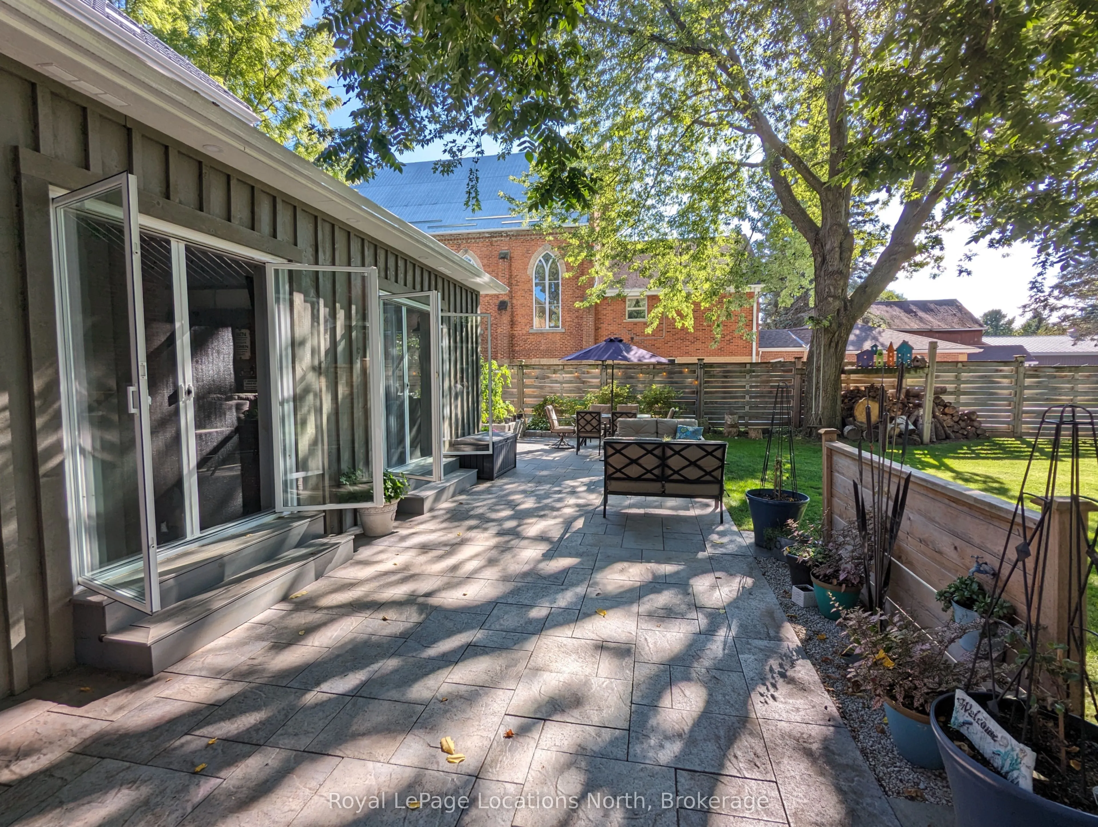 138 Bruce Street S