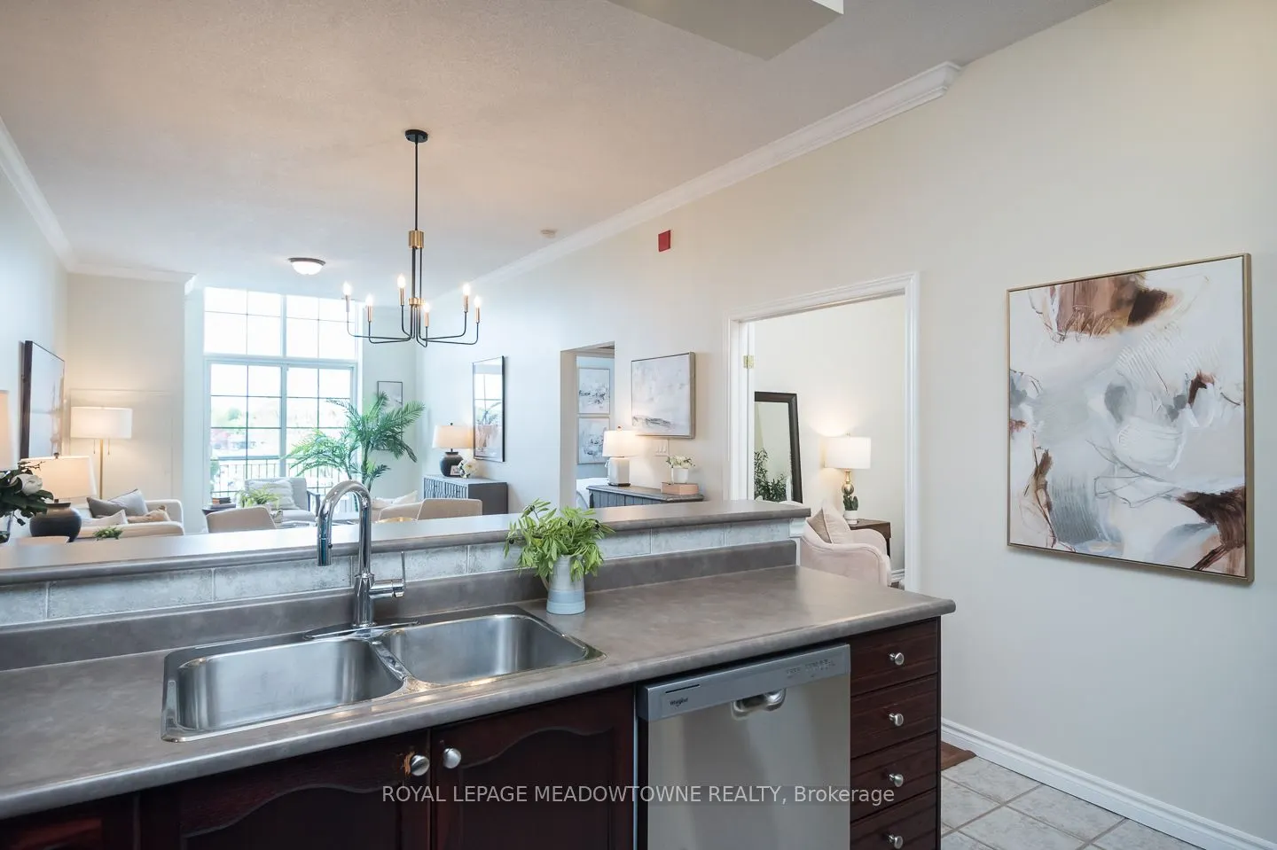 262 Dundas Street E, #318