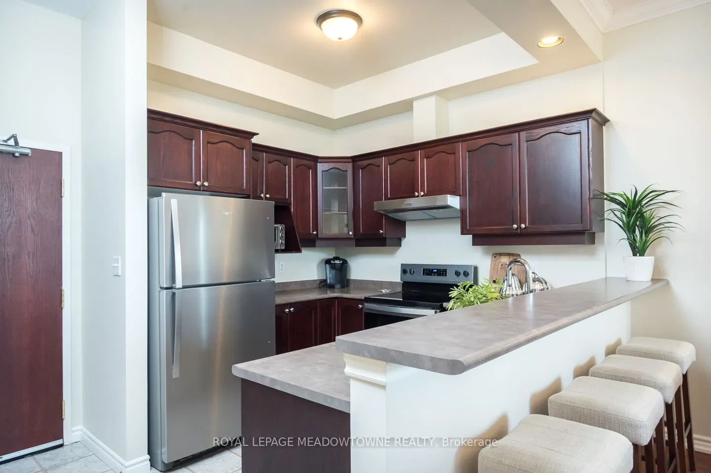 262 Dundas Street E, #318
