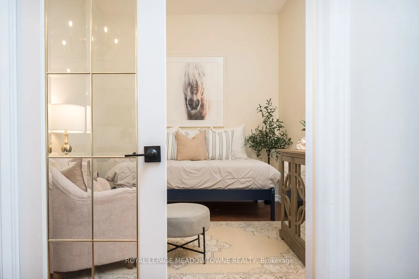 262 Dundas Street E, #318