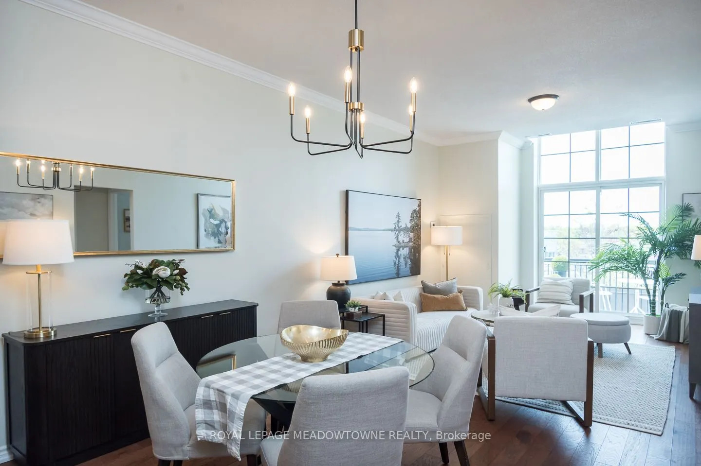 262 Dundas Street E, #318