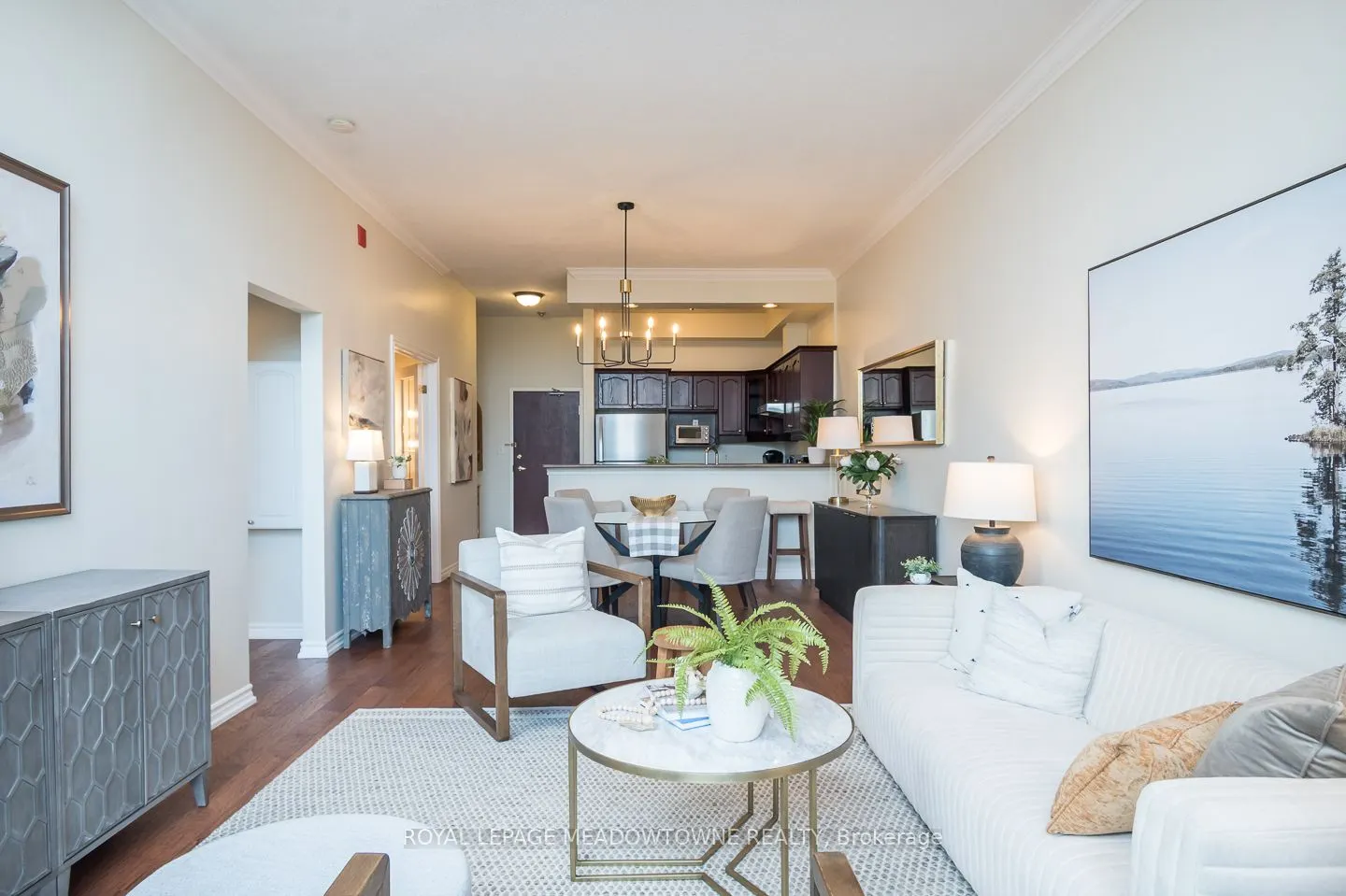 262 Dundas Street E, #318