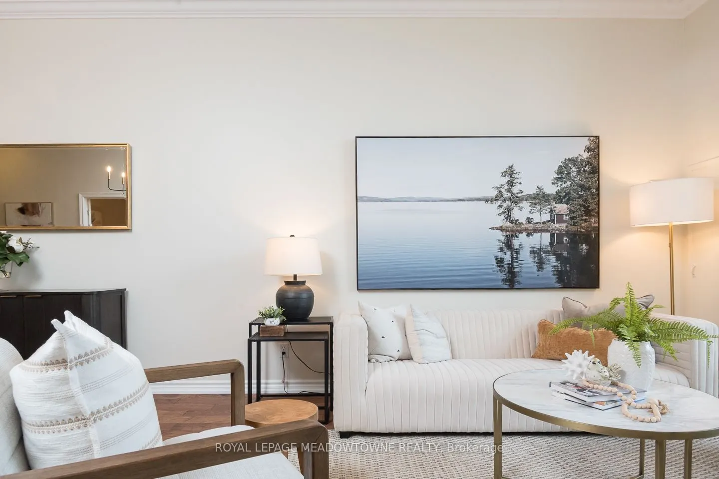 262 Dundas Street E, #318
