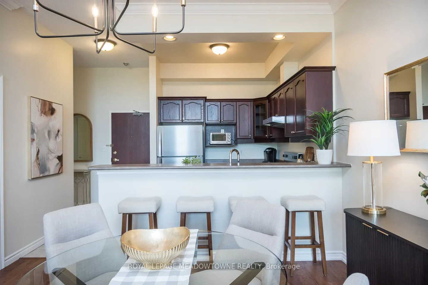 262 Dundas Street E, #318