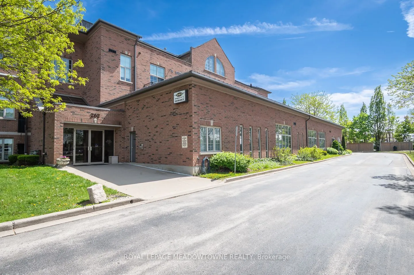 262 Dundas Street E, #318