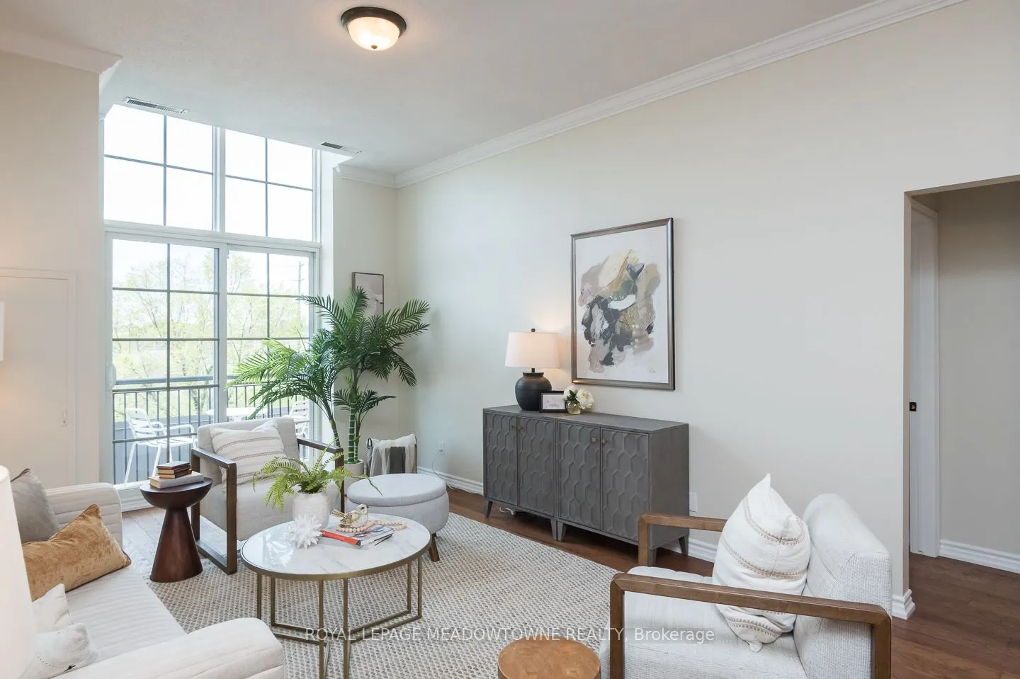 262 Dundas Street E, #318