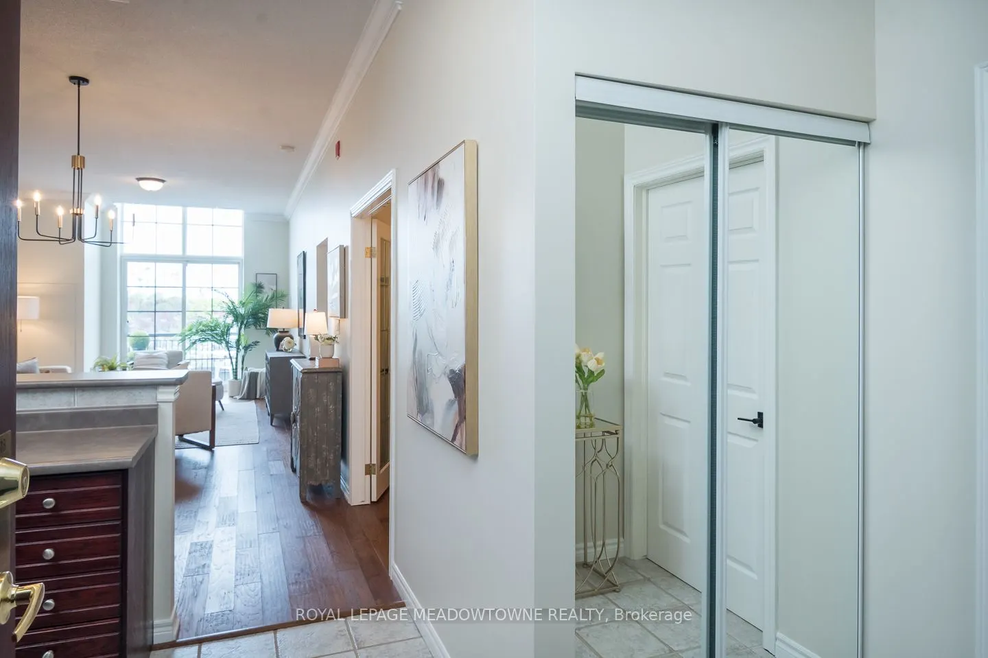 262 Dundas Street E, #318