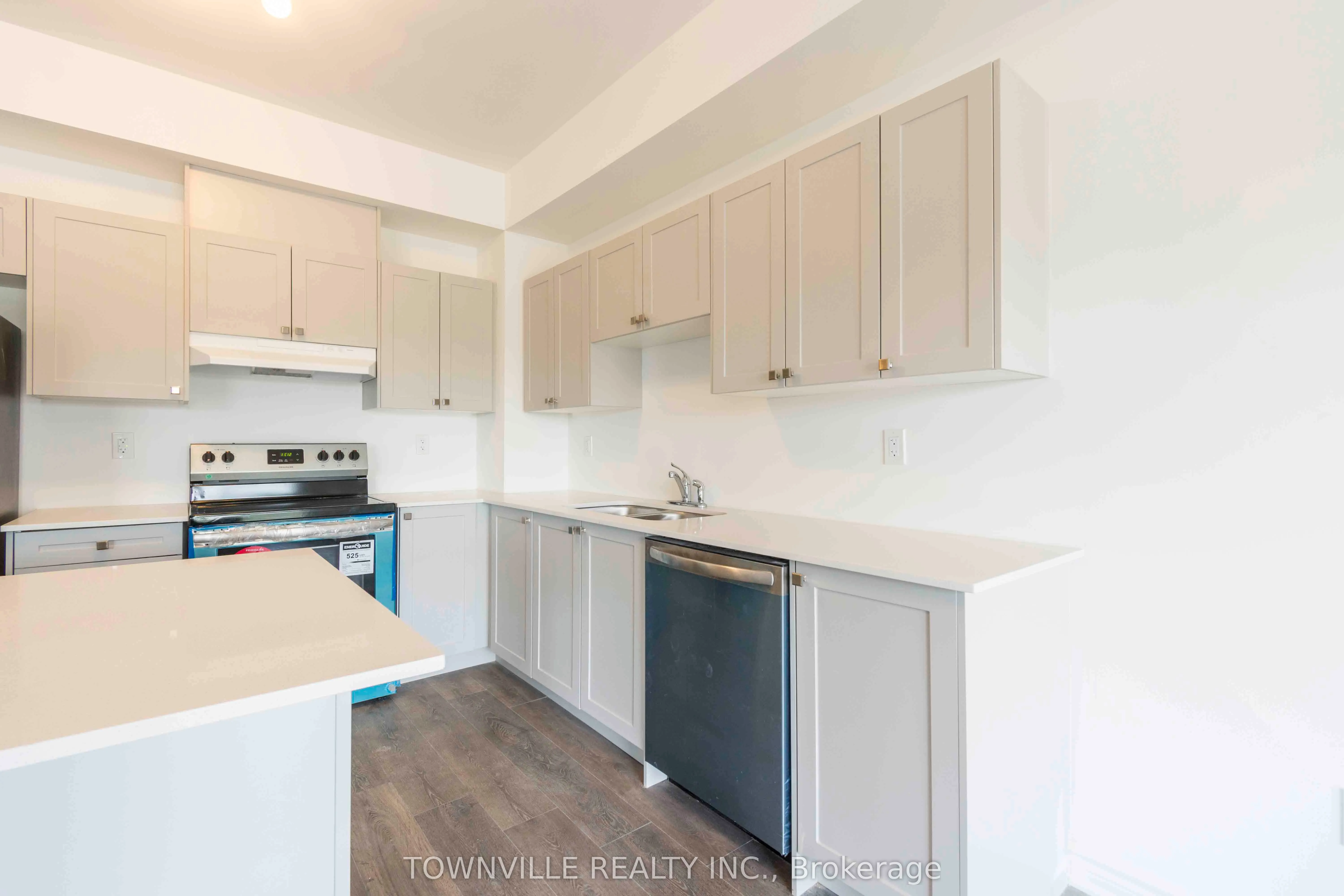 19 Glacier Crescent