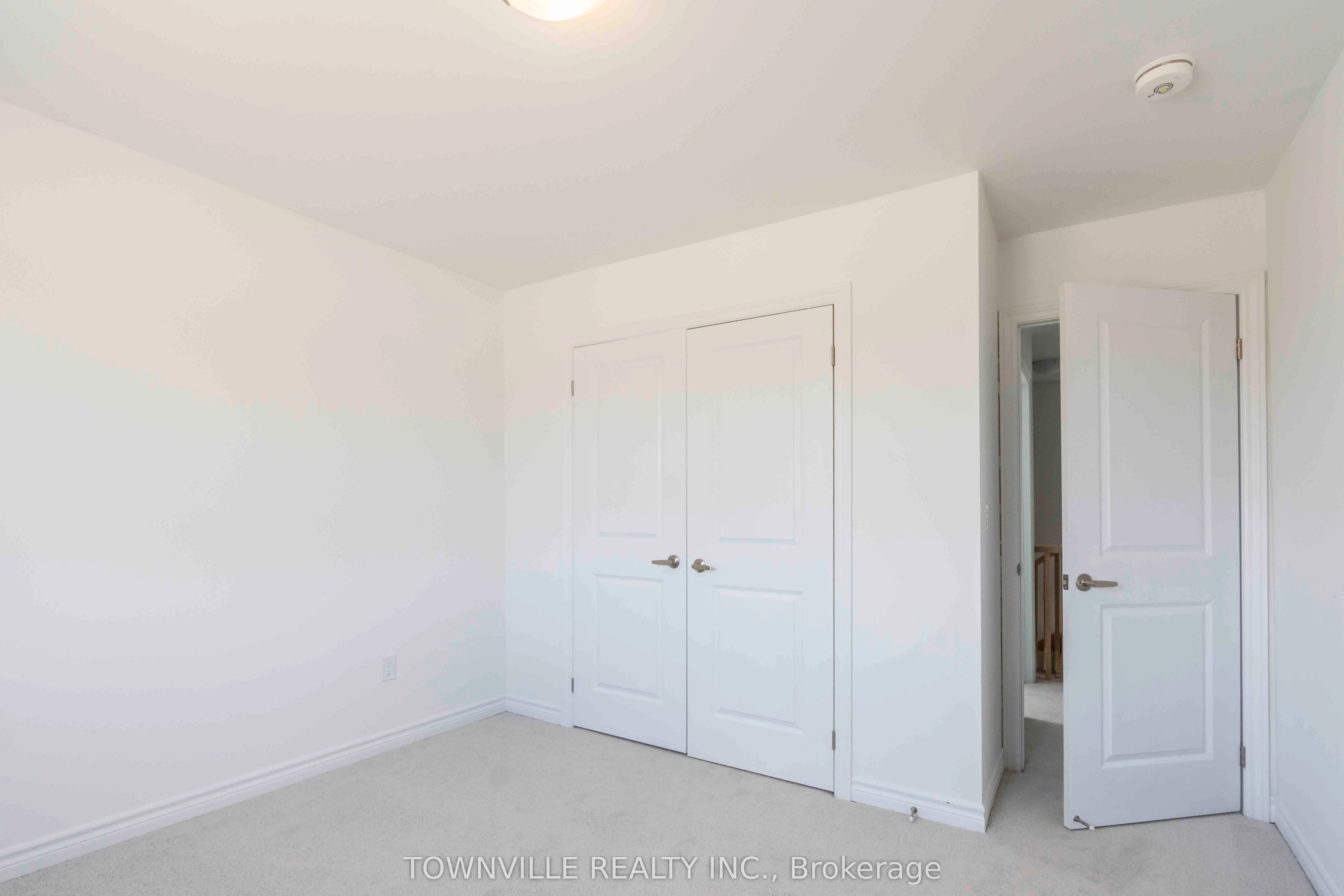 19 Glacier Crescent