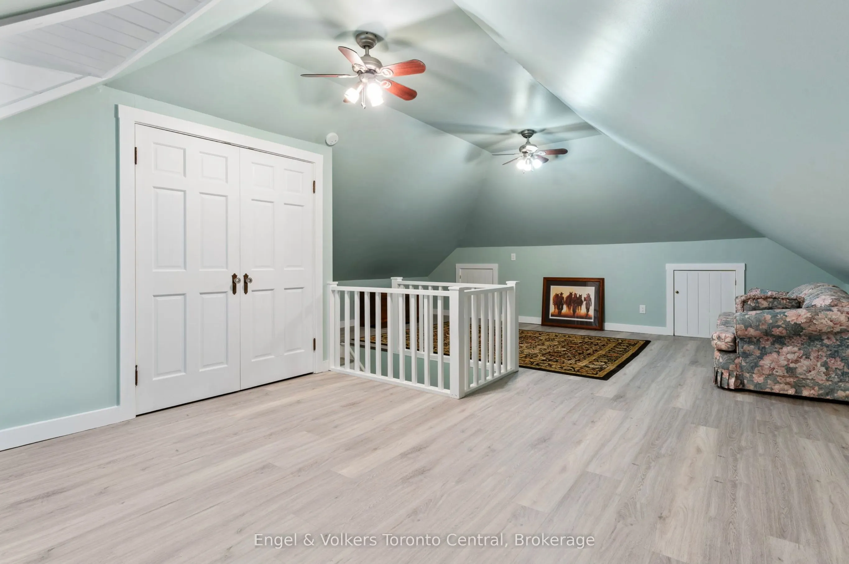 145693 Grey Rd 12 Road
