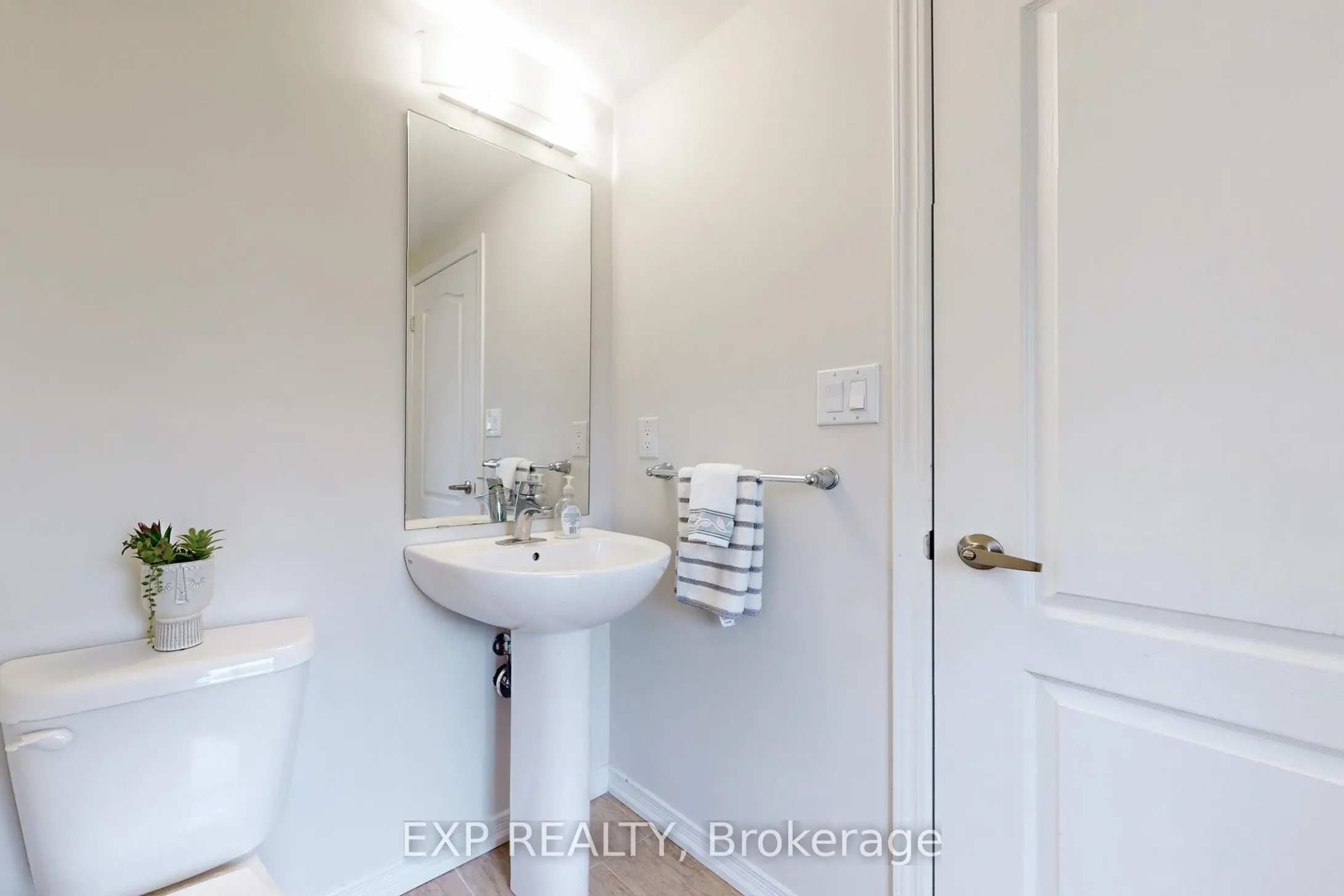 9 Esther Crescent
